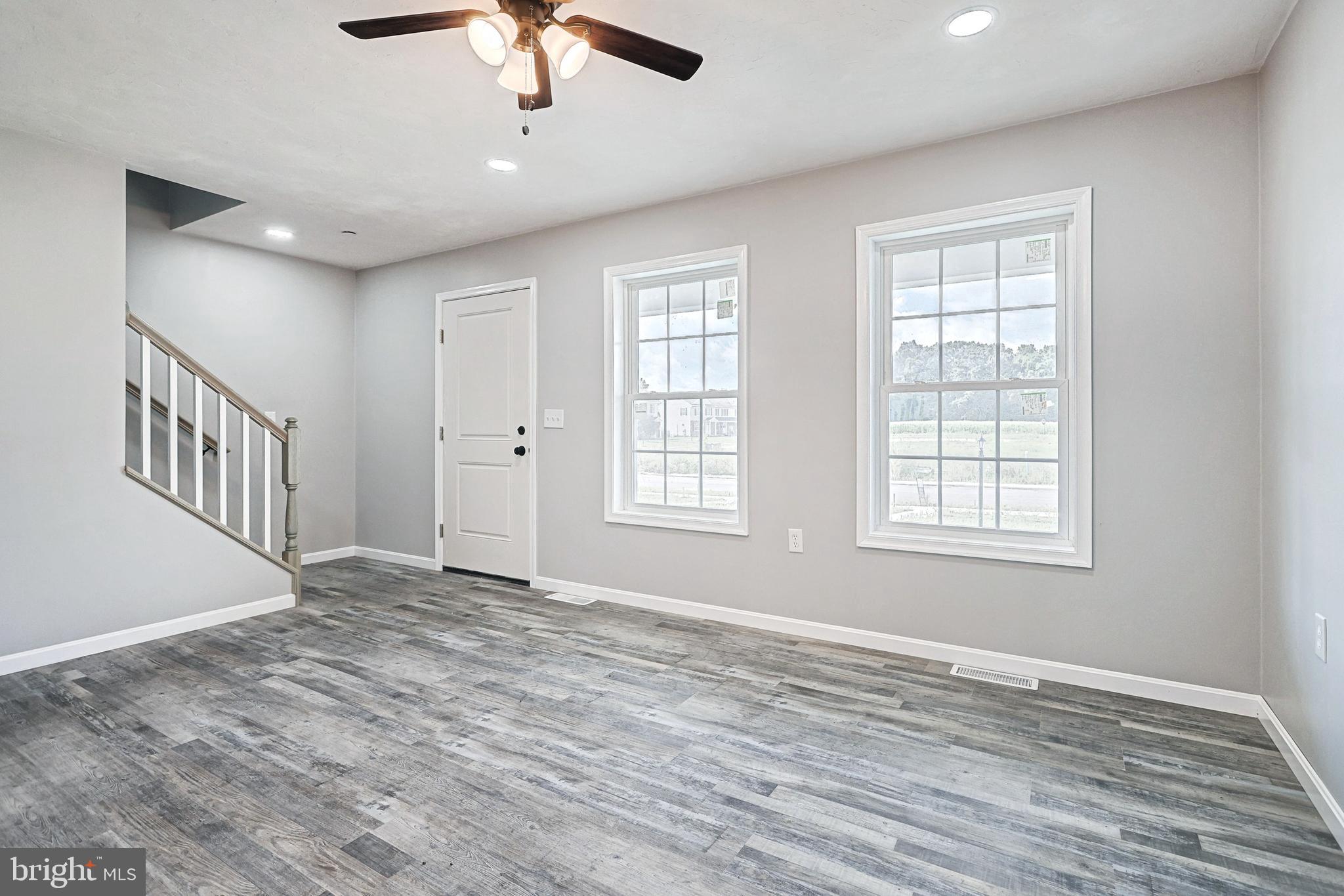 COLONIAL RIDGE - Residential