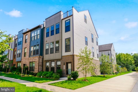 Photo of 2483 Liberty Loop, HERNDON, VA 20171 (MLS # VAFX2336366)