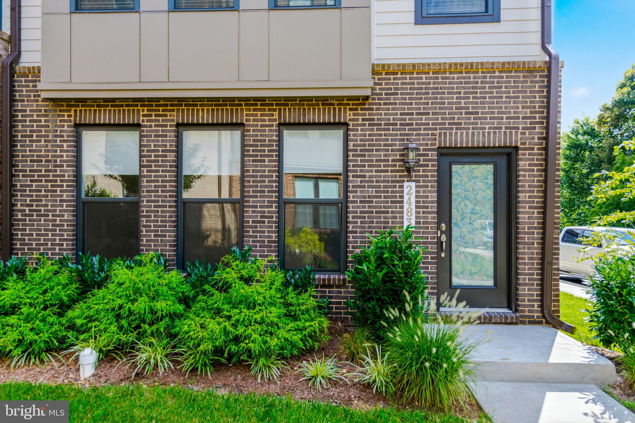 2483 LIBERTY LOOP