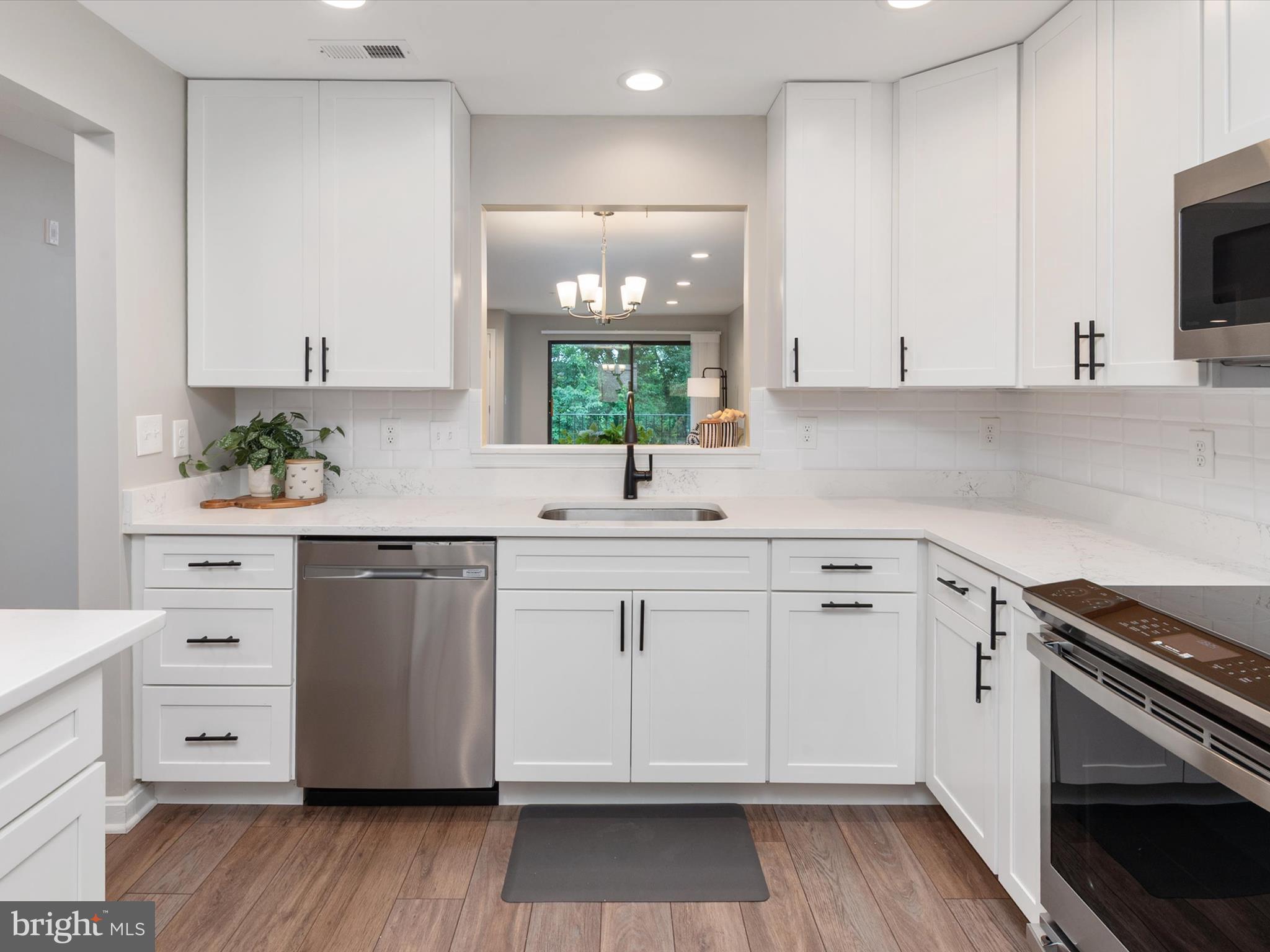 CLIPPER CAY - Residential