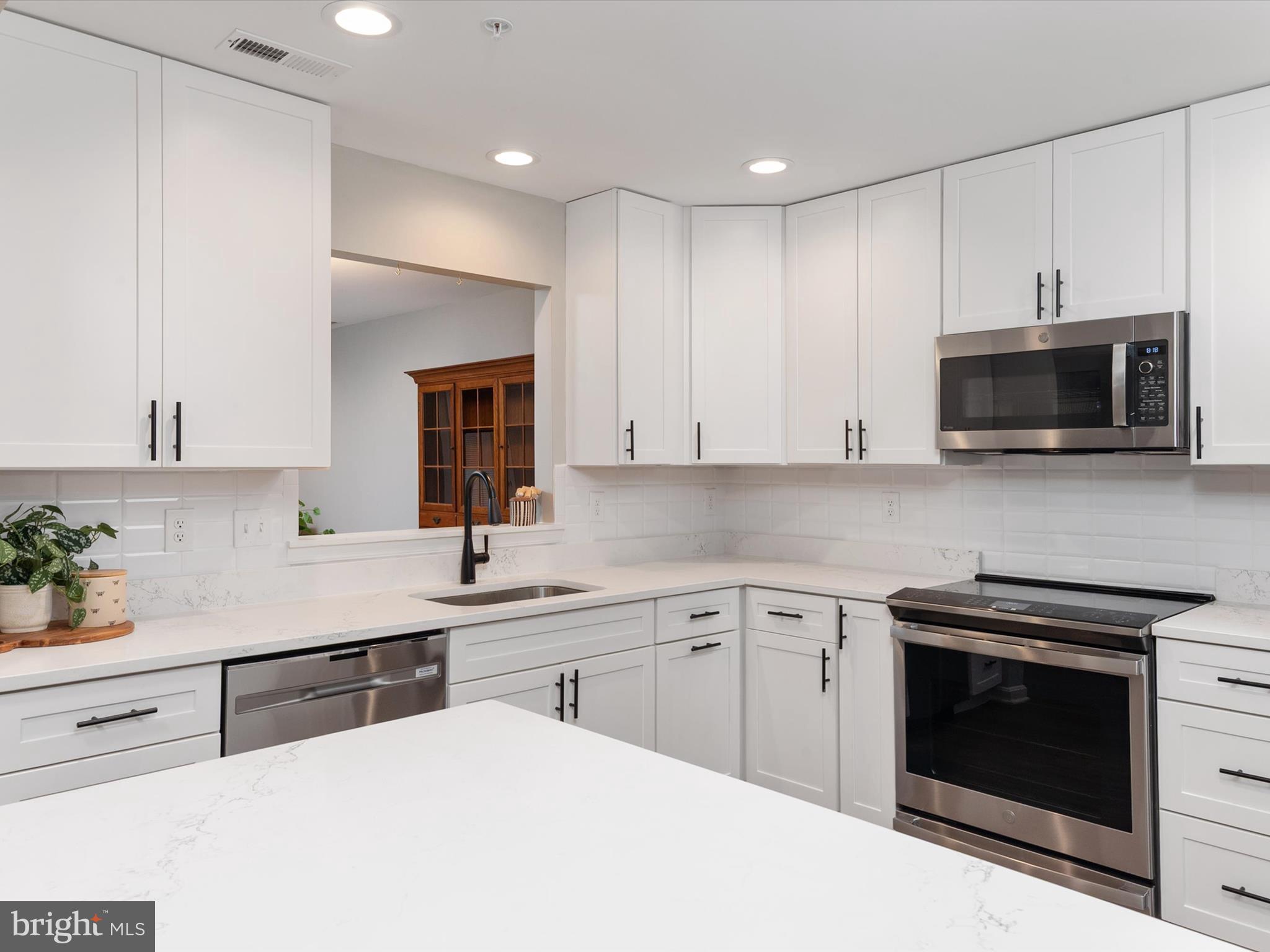 CLIPPER CAY - Residential