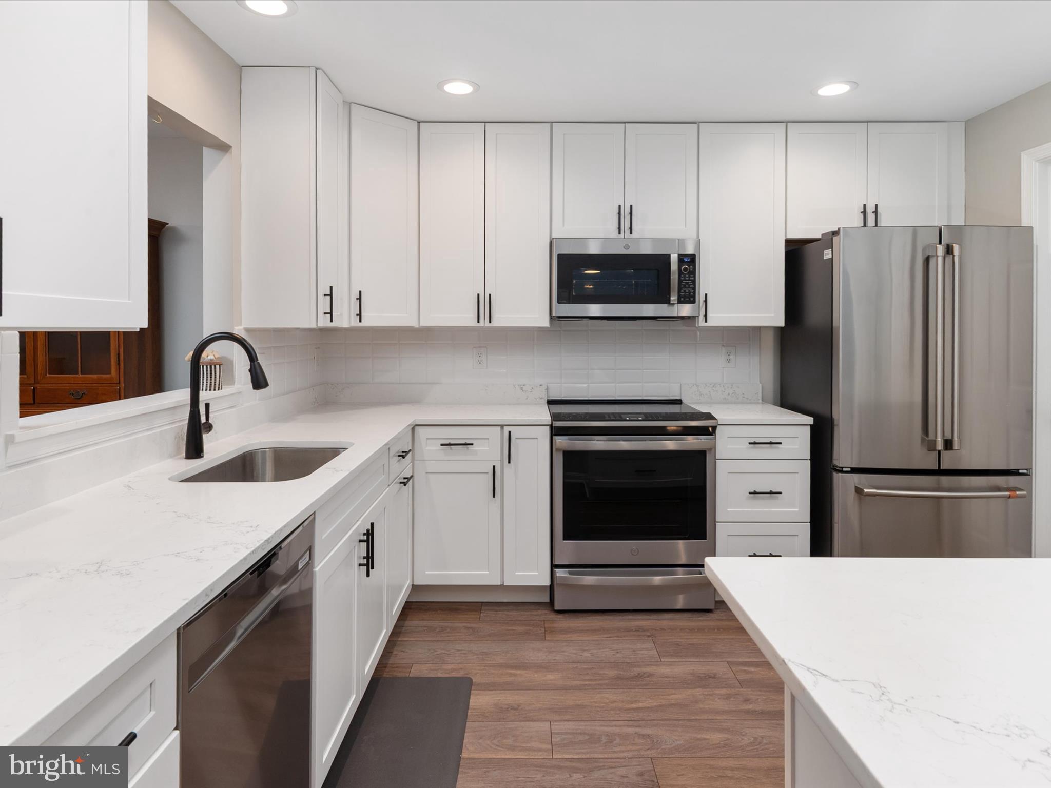 CLIPPER CAY - Residential