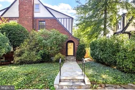 4205 38th Street NW, Washington, DC, 20016