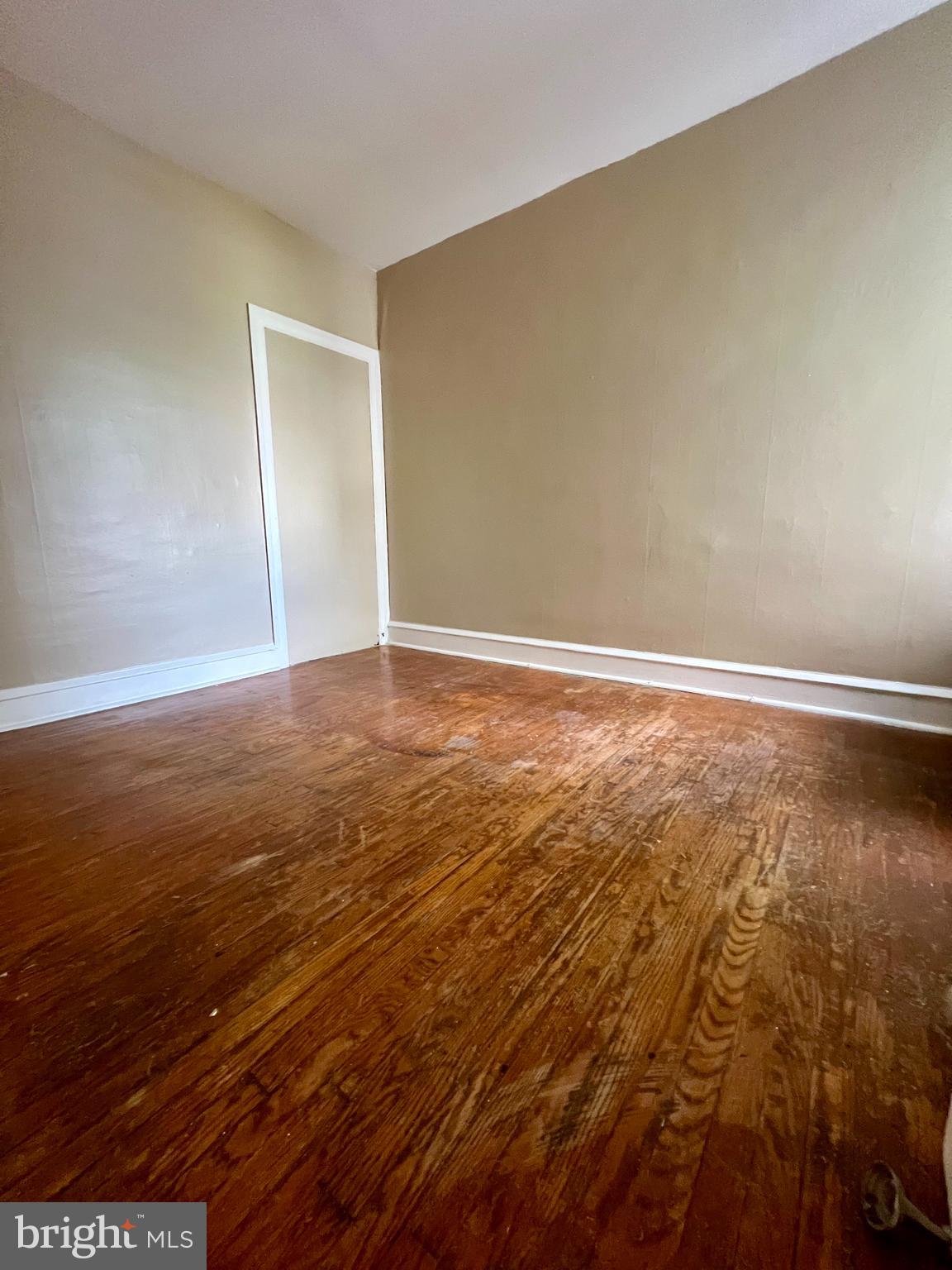 PORT RICHMOND - Residential Lease