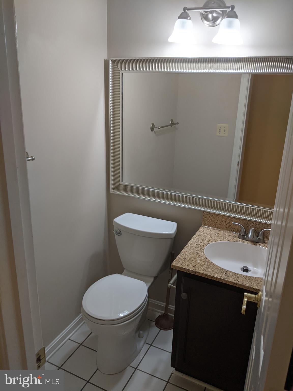 HOLLY POINTE - Residential Lease