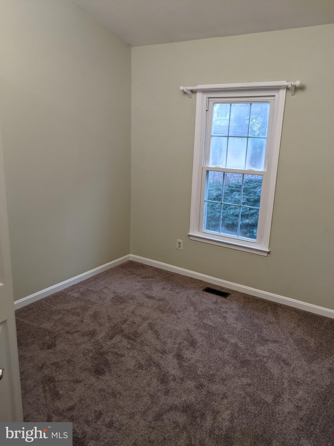 HOLLY POINTE - Residential Lease