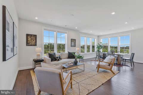 Condo For Sale - 2320 Field Point Road #4-304<br/> HERNDON, VA 20171