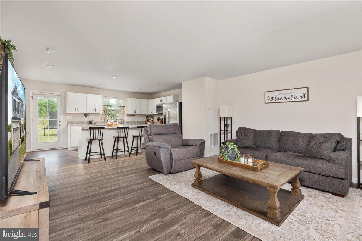 416 SWITCHGRASS COURT