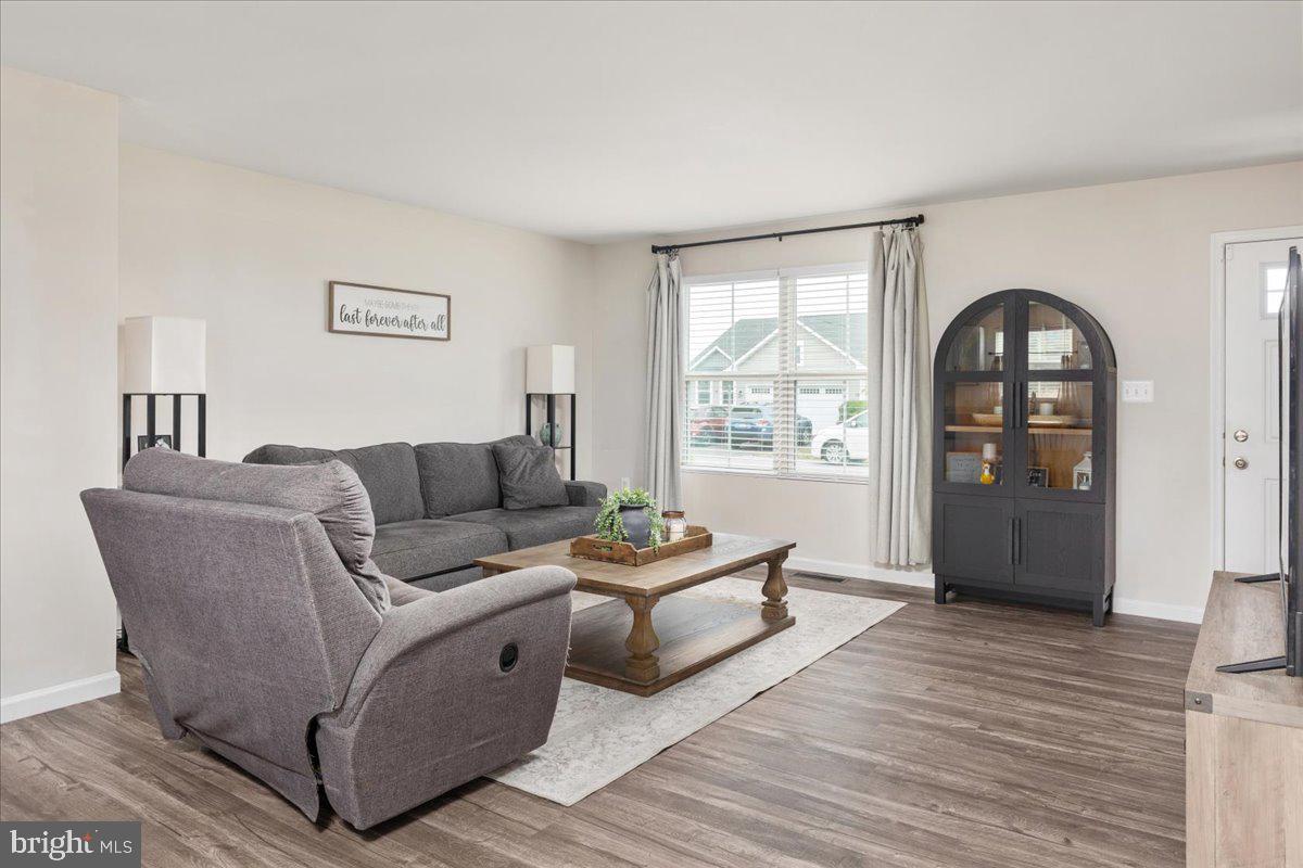 416 SWITCHGRASS COURT