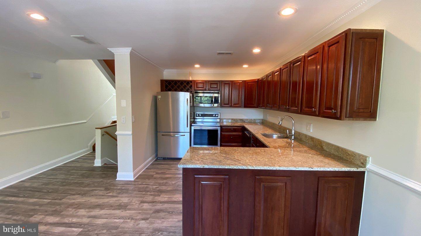 ANCHORAGE TOWERS - Residential Lease