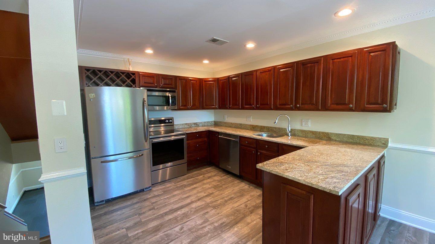 ANCHORAGE TOWERS - Residential Lease