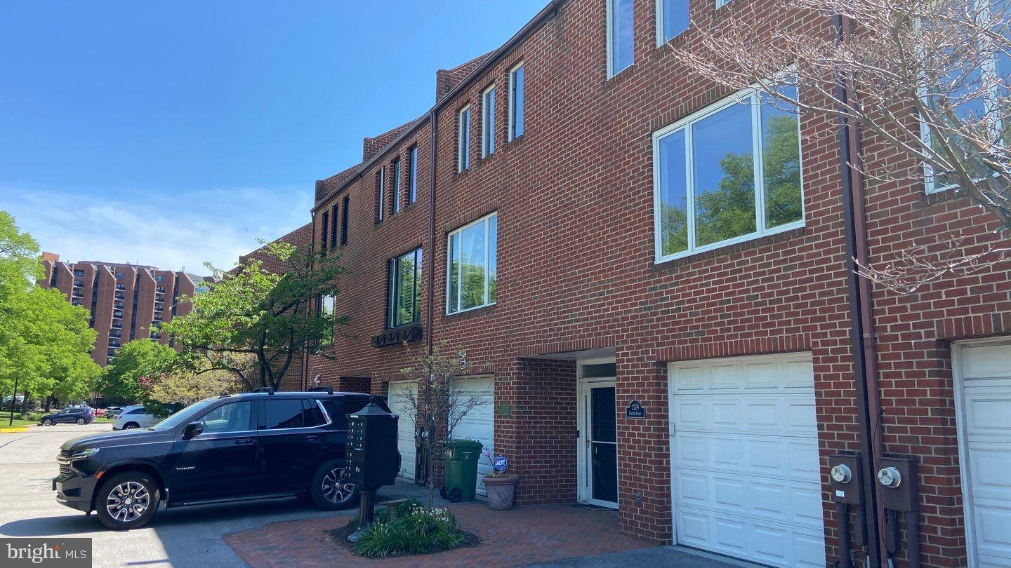 ANCHORAGE TOWERS - Residential Lease