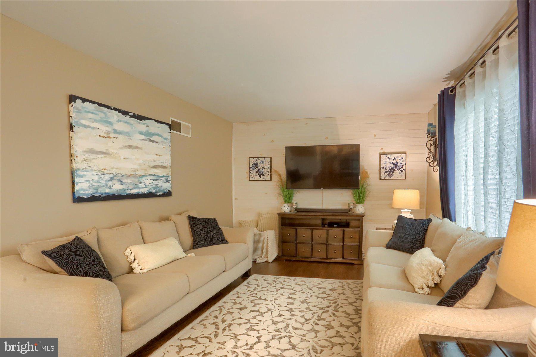 WOODBRIDGE FARMS - Residential