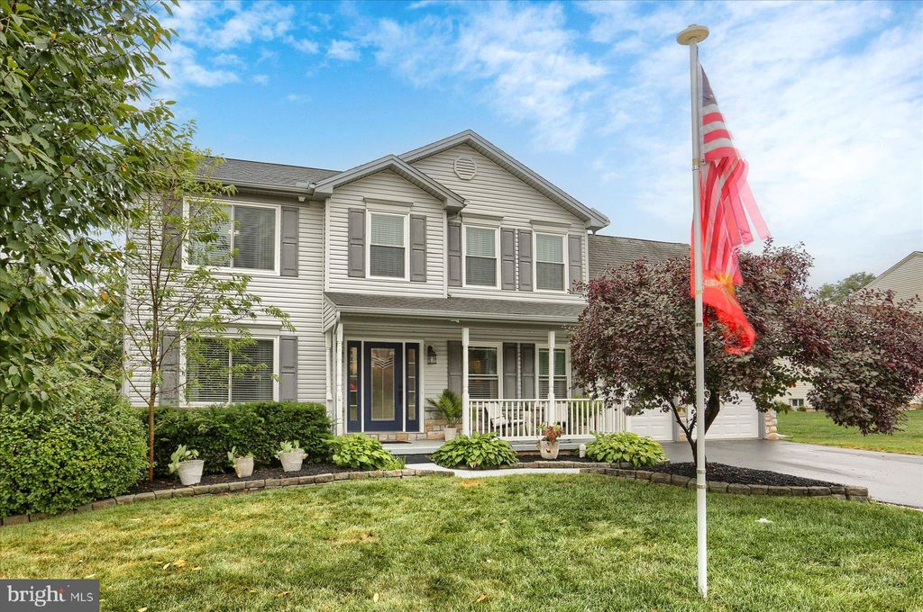 Photo of 330 Braddock Drive, ETTERS, PA 17319 (MLS # PAYK2088500)