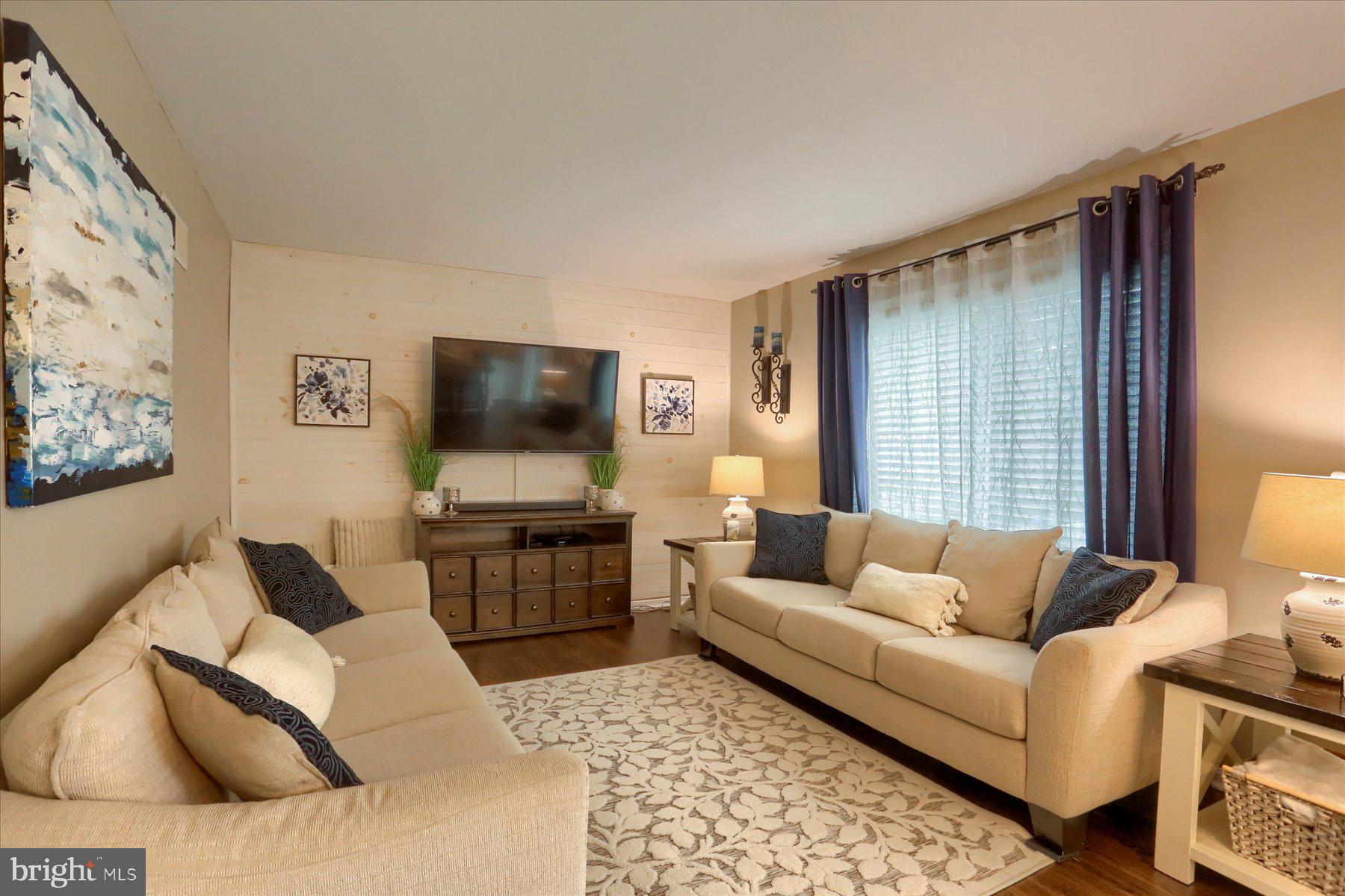 WOODBRIDGE FARMS - Residential