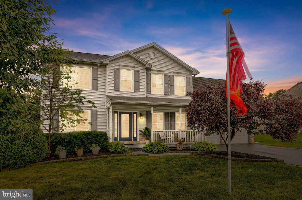 Photo of 330 Braddock Drive, ETTERS, PA 17319 (MLS # PAYK2088500)