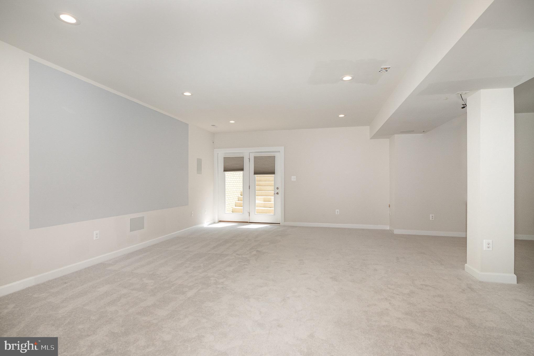 WOODSON SQUARE - Residential