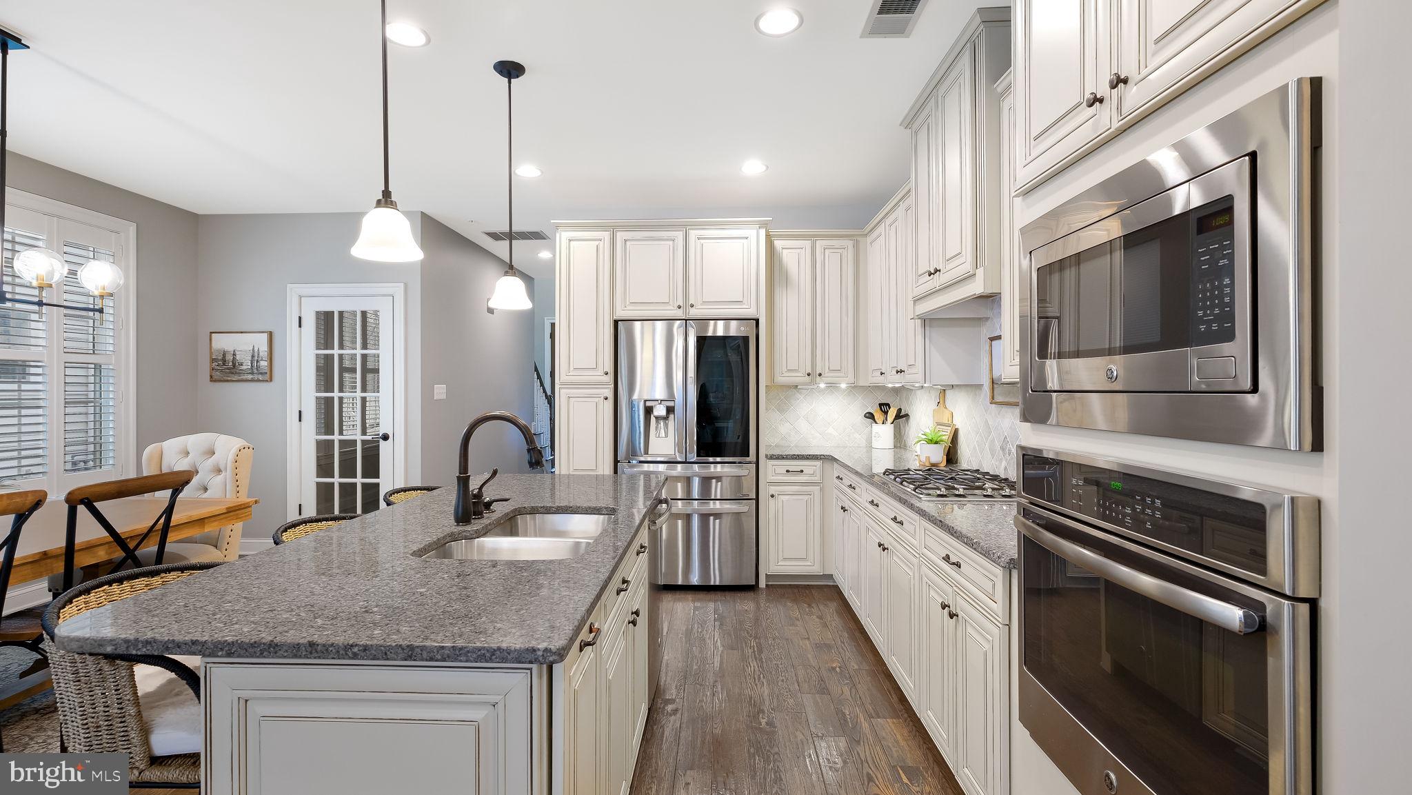 WALNUT CREEK AT MONT - Residential