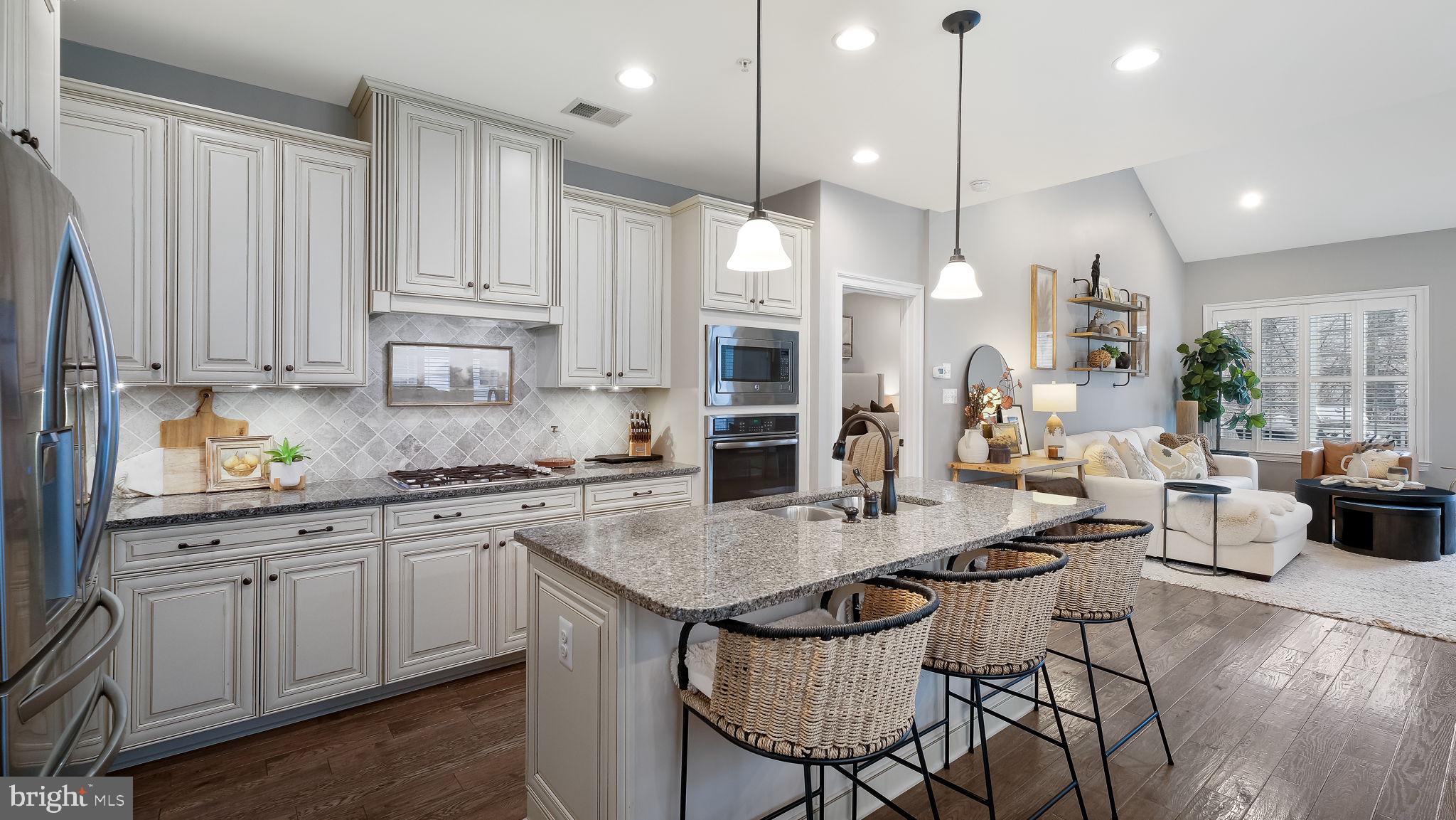 WALNUT CREEK AT MONT - Residential