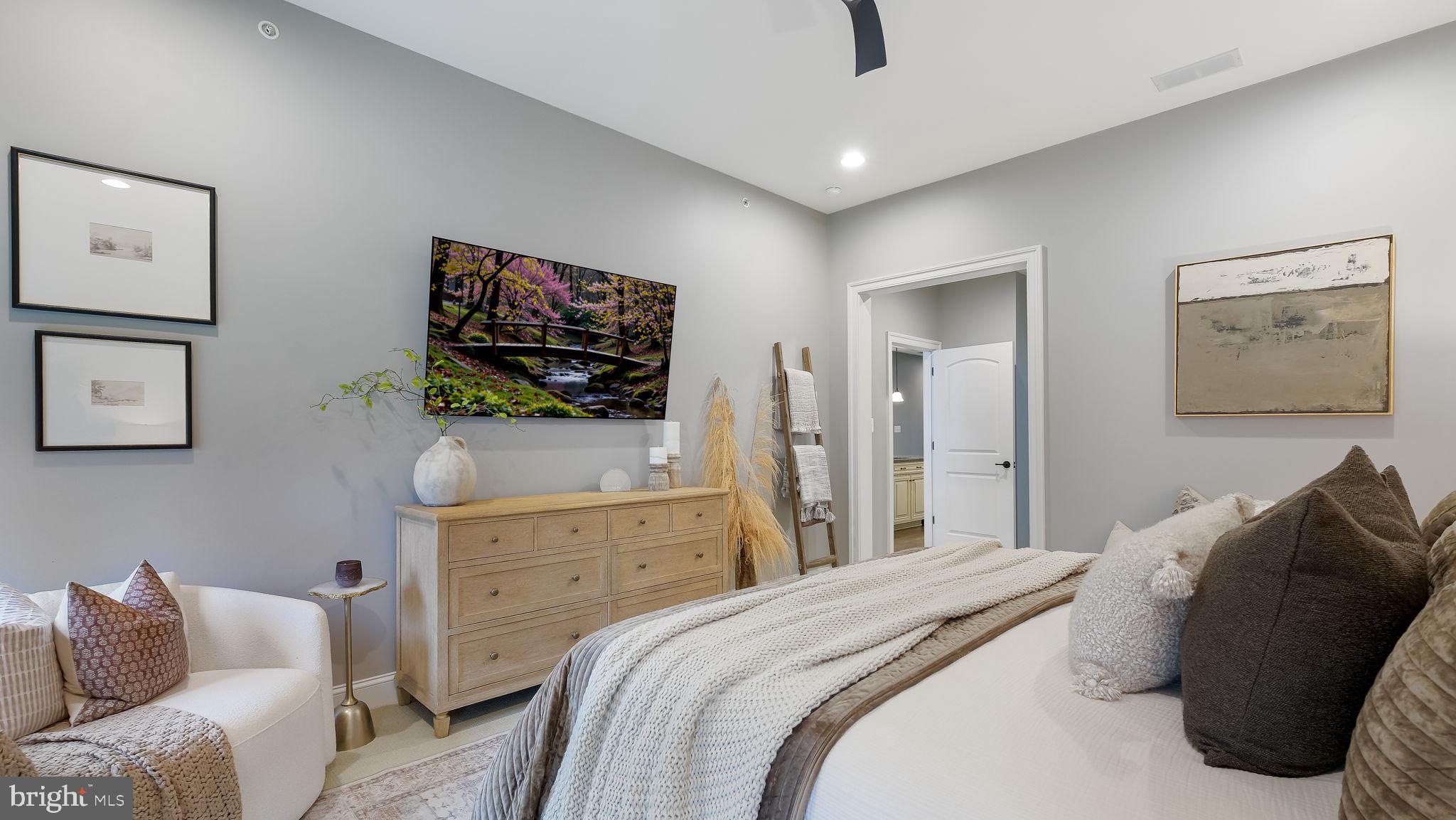 WALNUT CREEK AT MONT - Residential