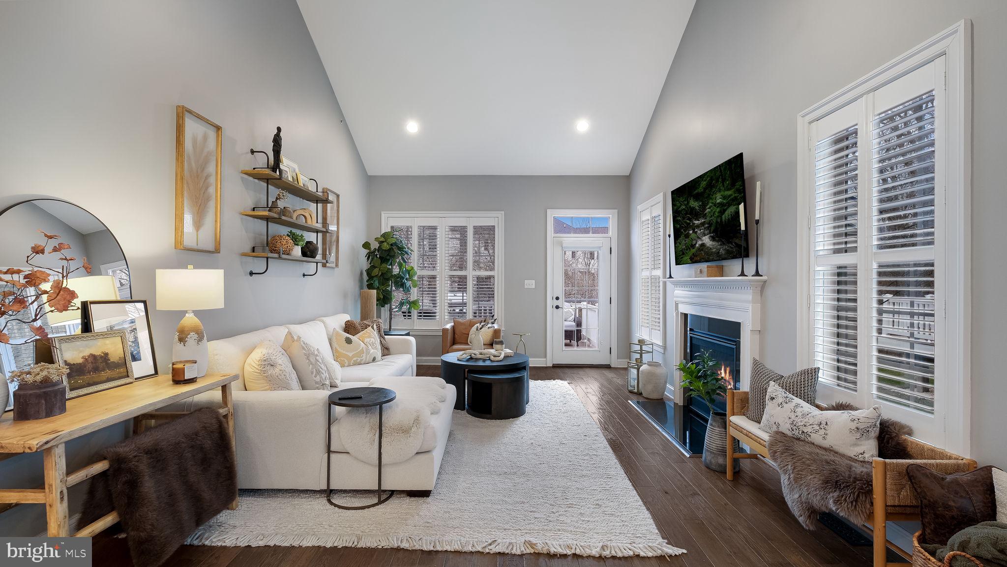 WALNUT CREEK AT MONT - Residential