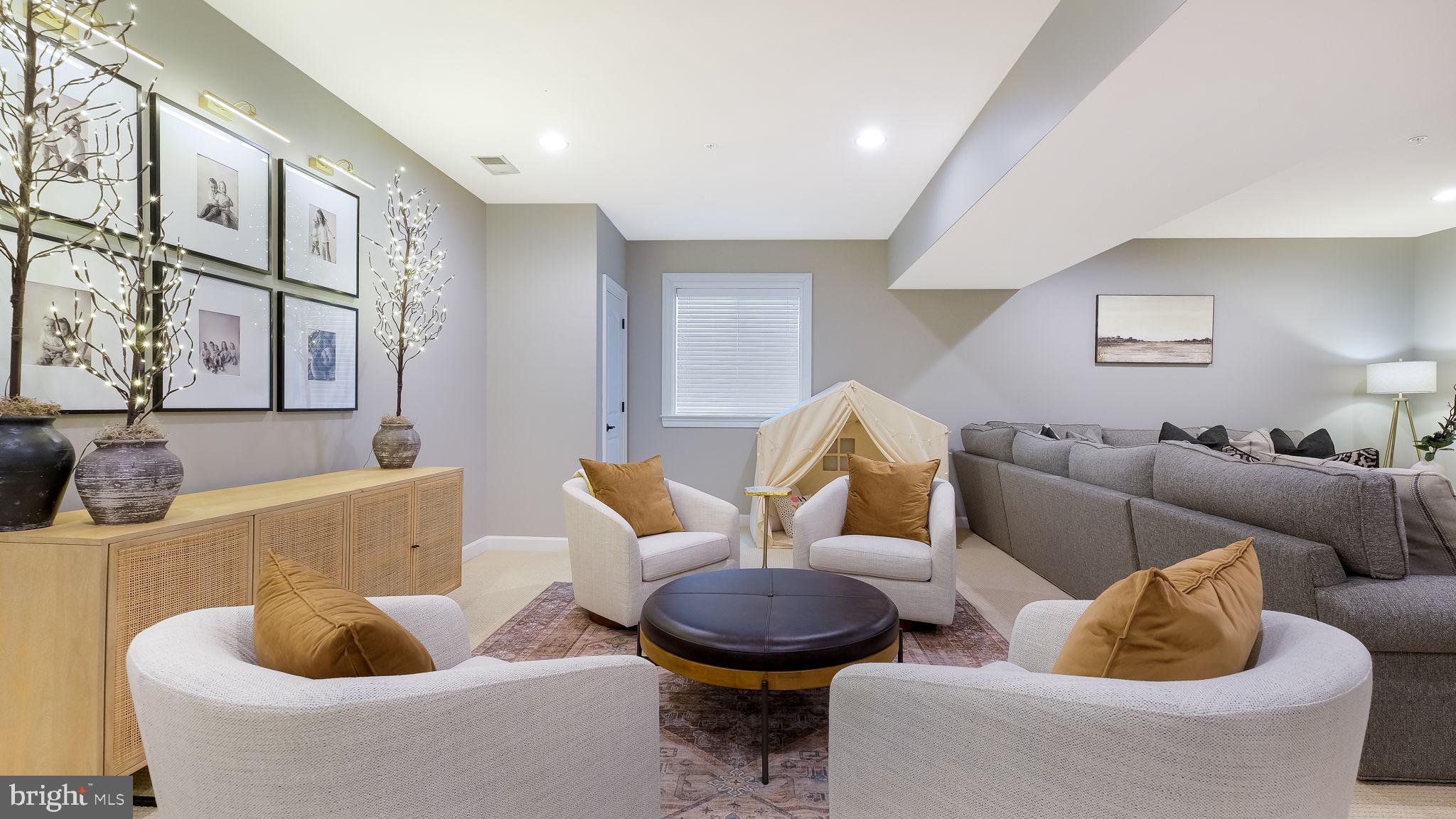 WALNUT CREEK AT MONT - Residential