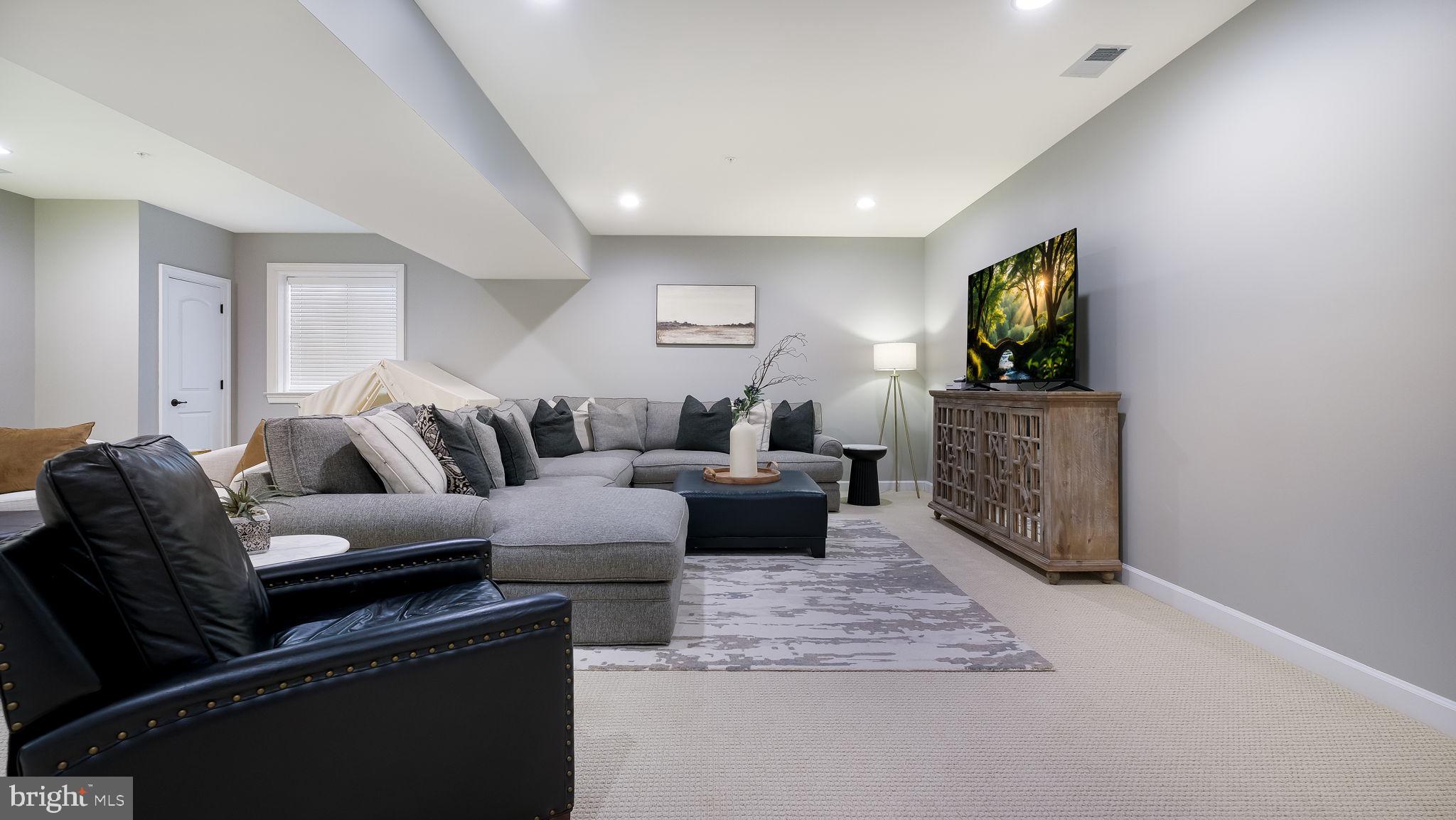 WALNUT CREEK AT MONT - Residential