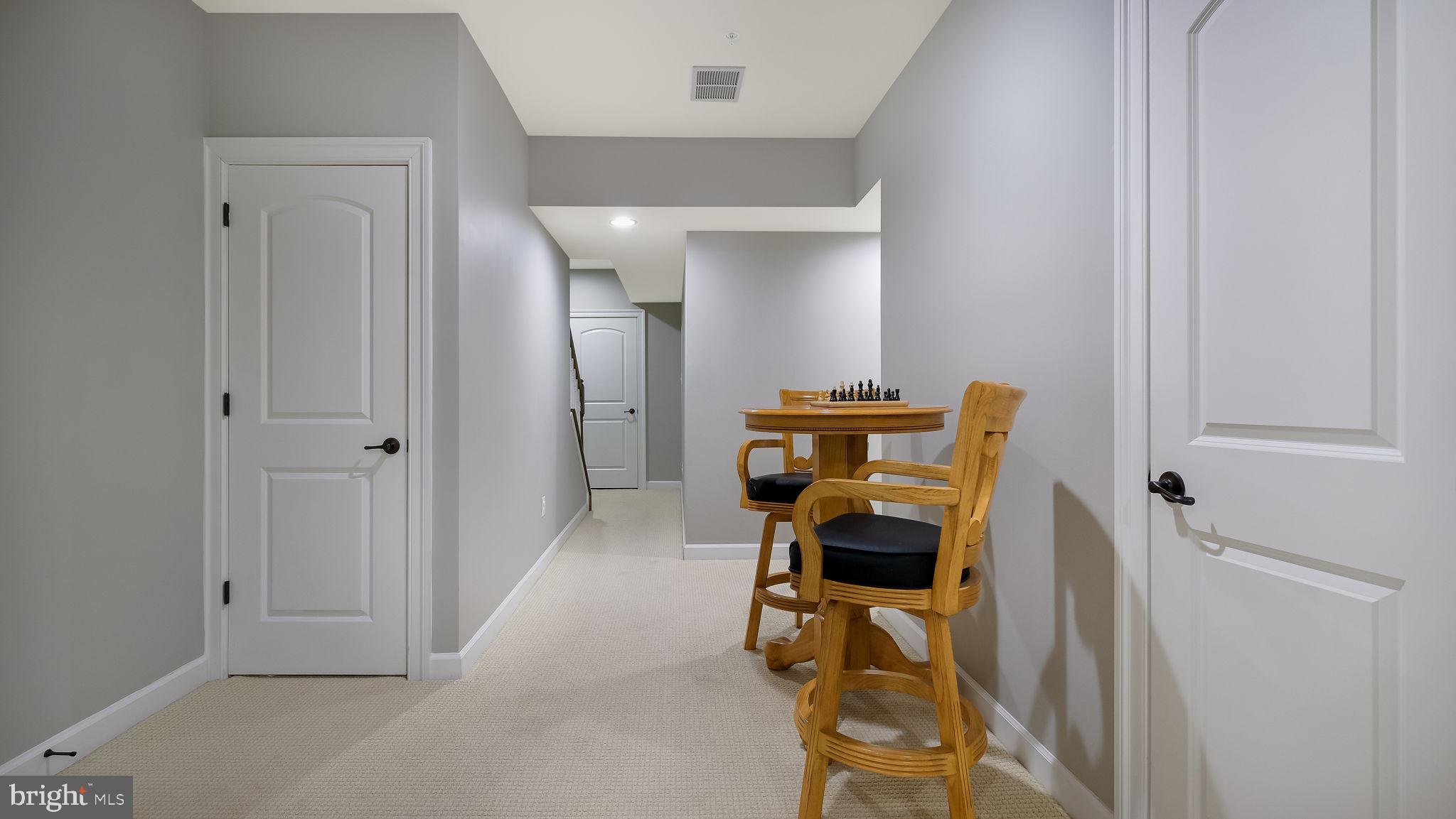 WALNUT CREEK AT MONT - Residential