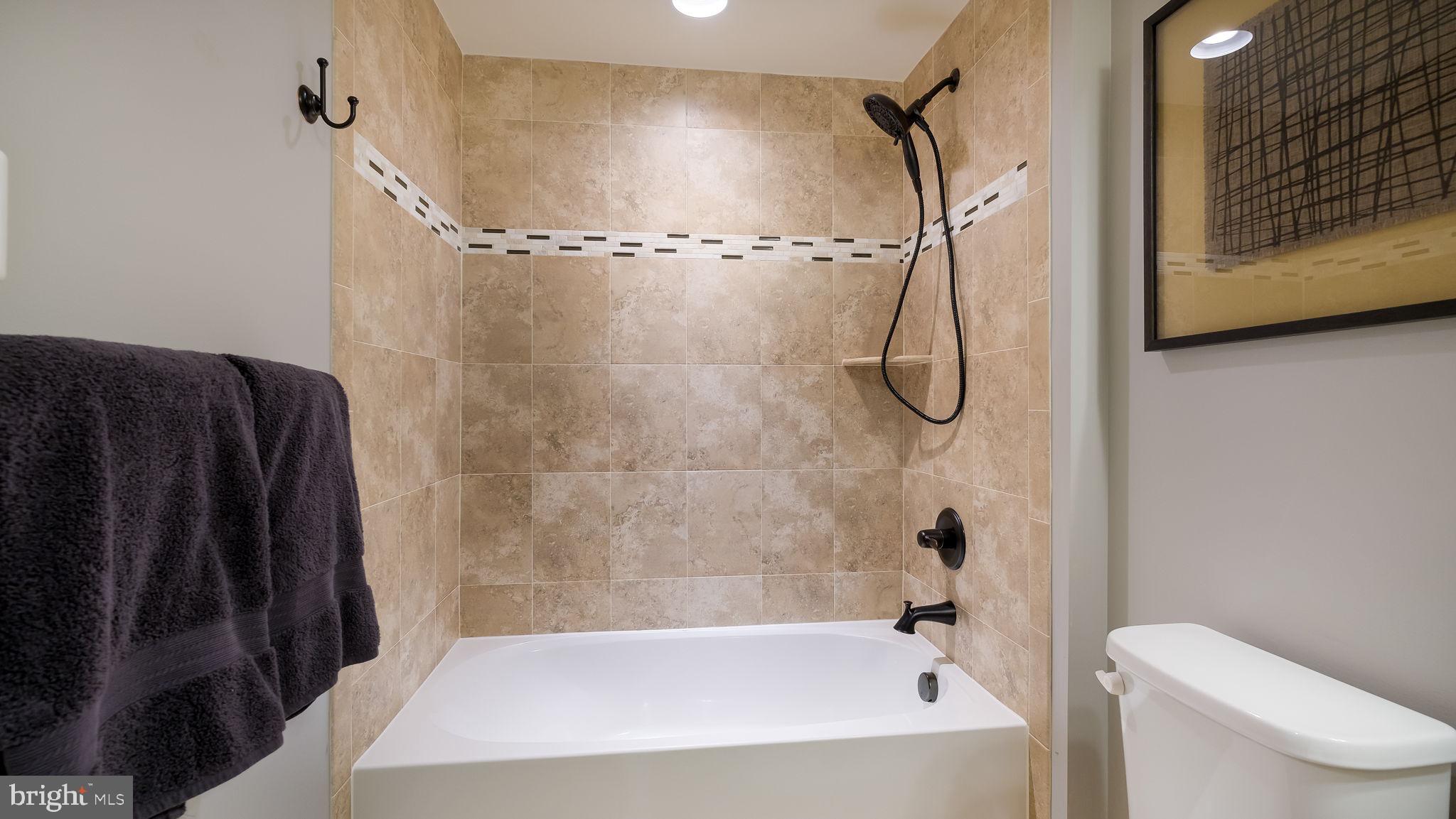 WALNUT CREEK AT MONT - Residential