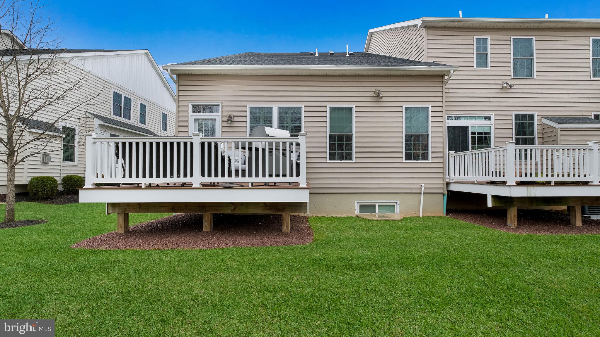 WALNUT CREEK AT MONT - Residential