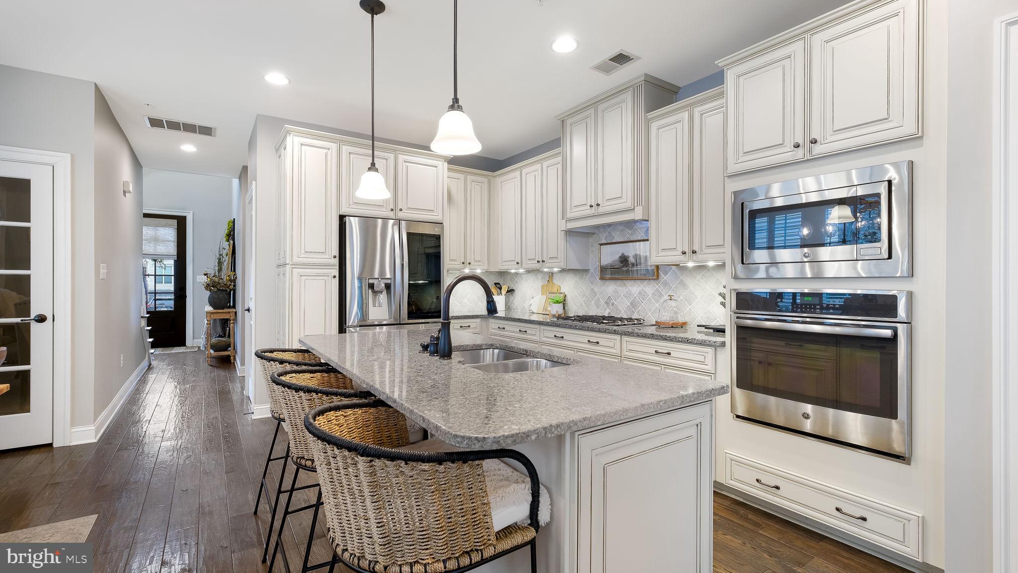 WALNUT CREEK AT MONT - Residential