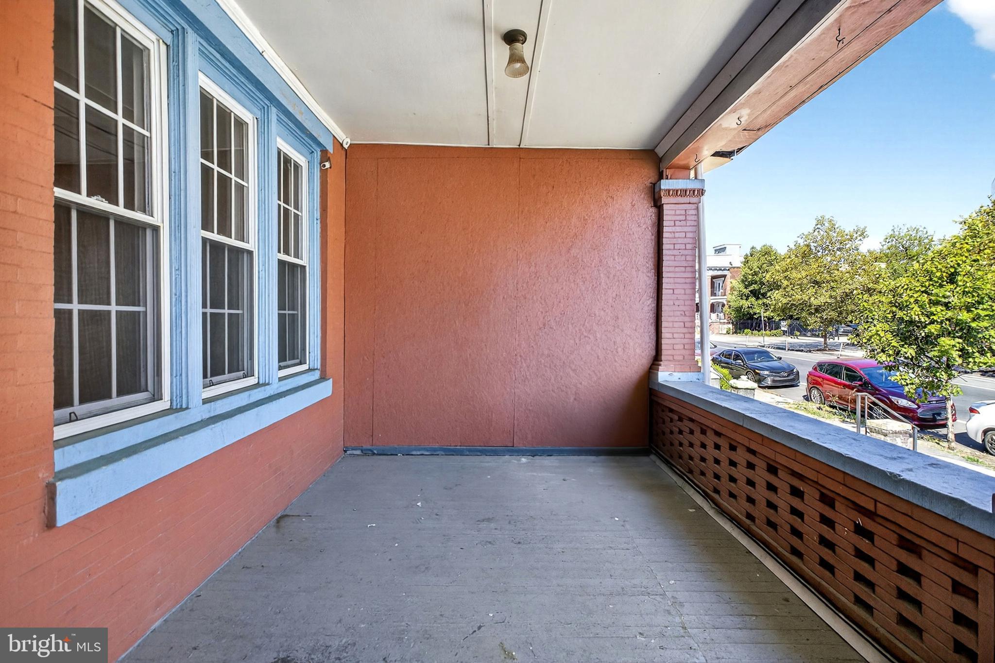 UNIVERSITY CITY - Residential