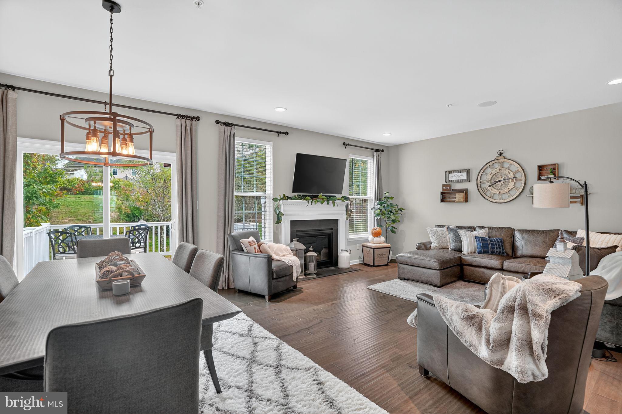 WALNUT CREEK AT MONT - Residential