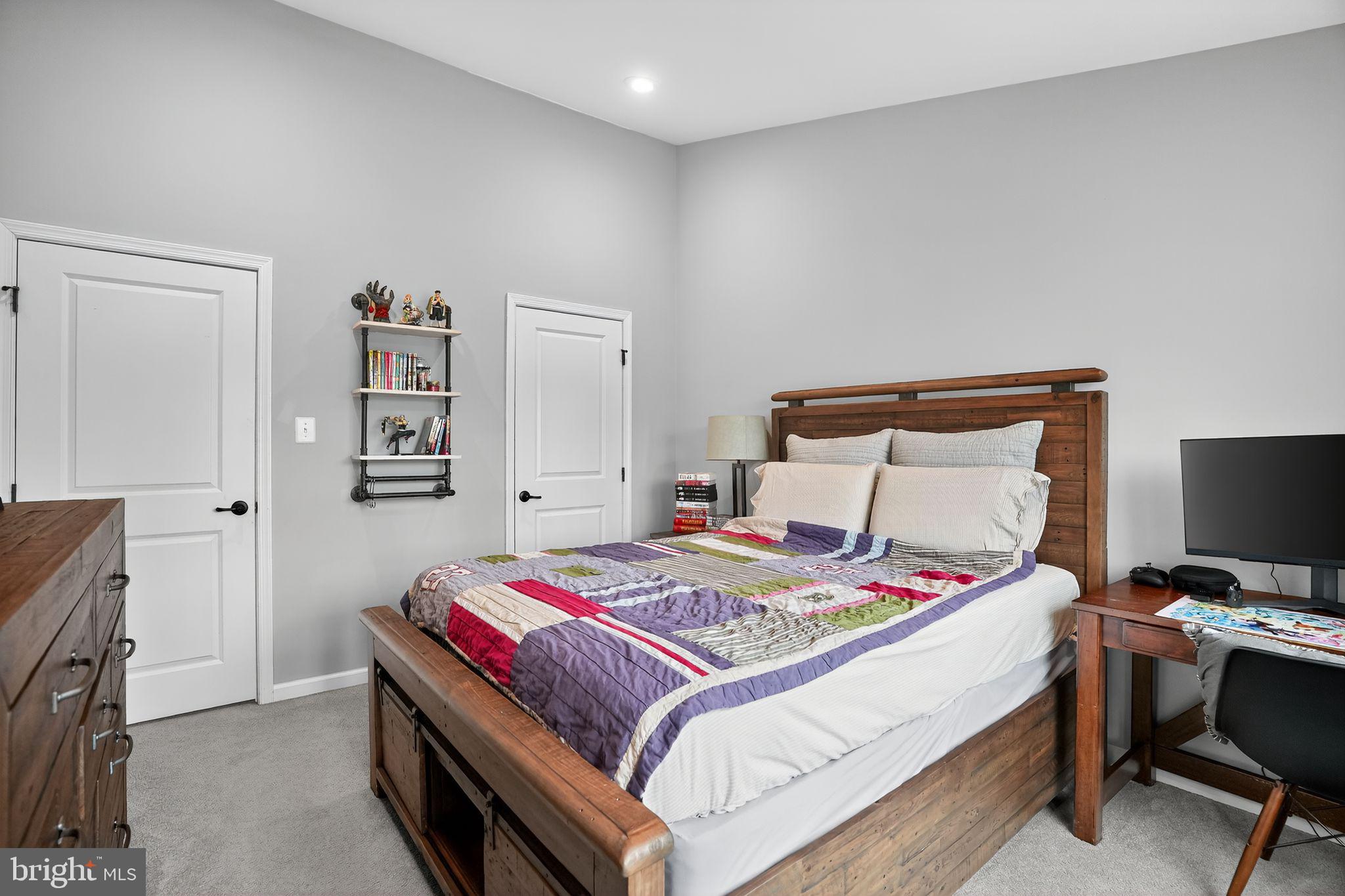 WALNUT CREEK AT MONT - Residential