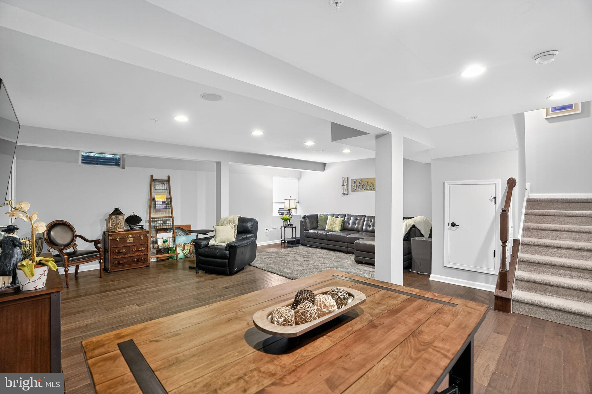 WALNUT CREEK AT MONT - Residential