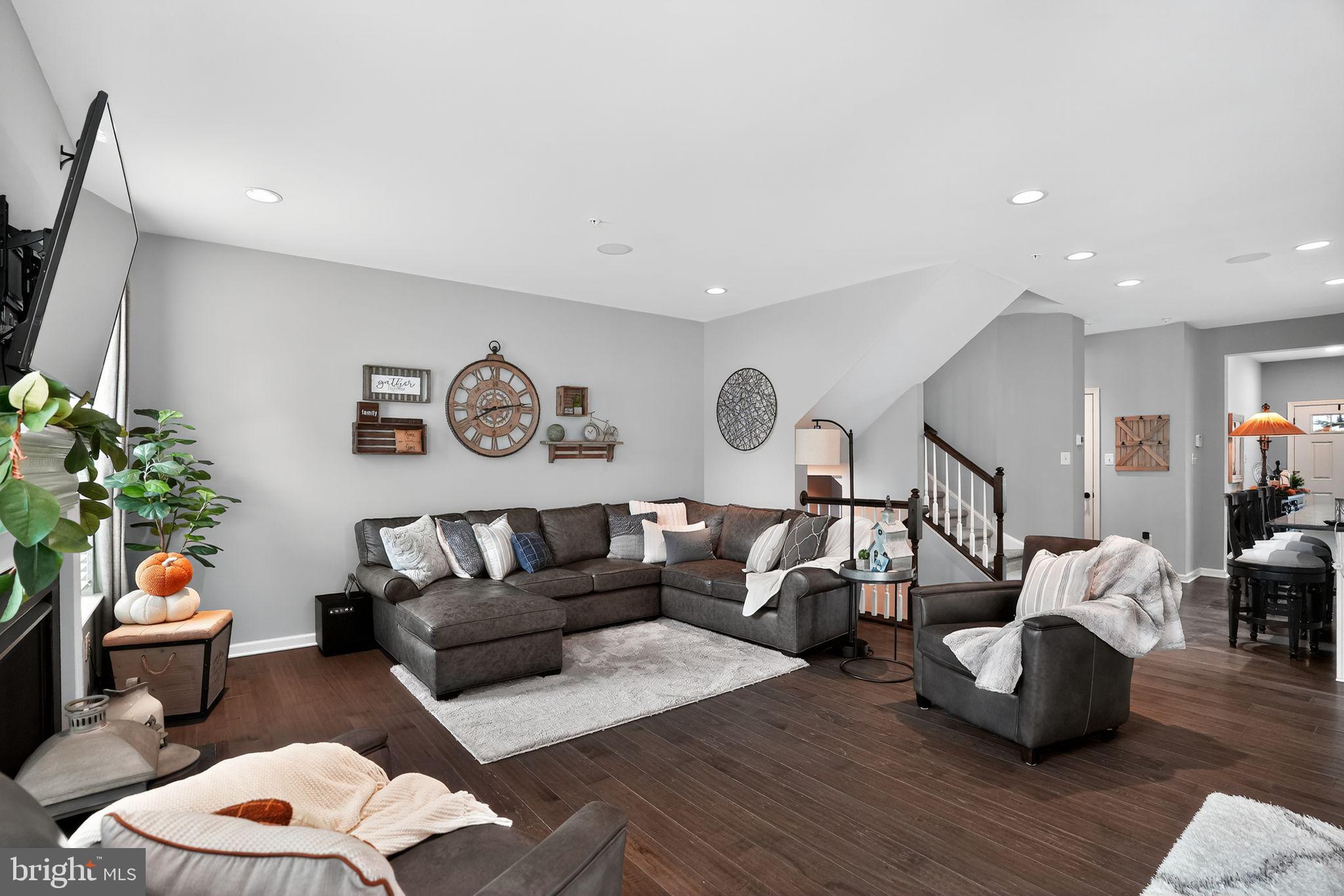 WALNUT CREEK AT MONT - Residential