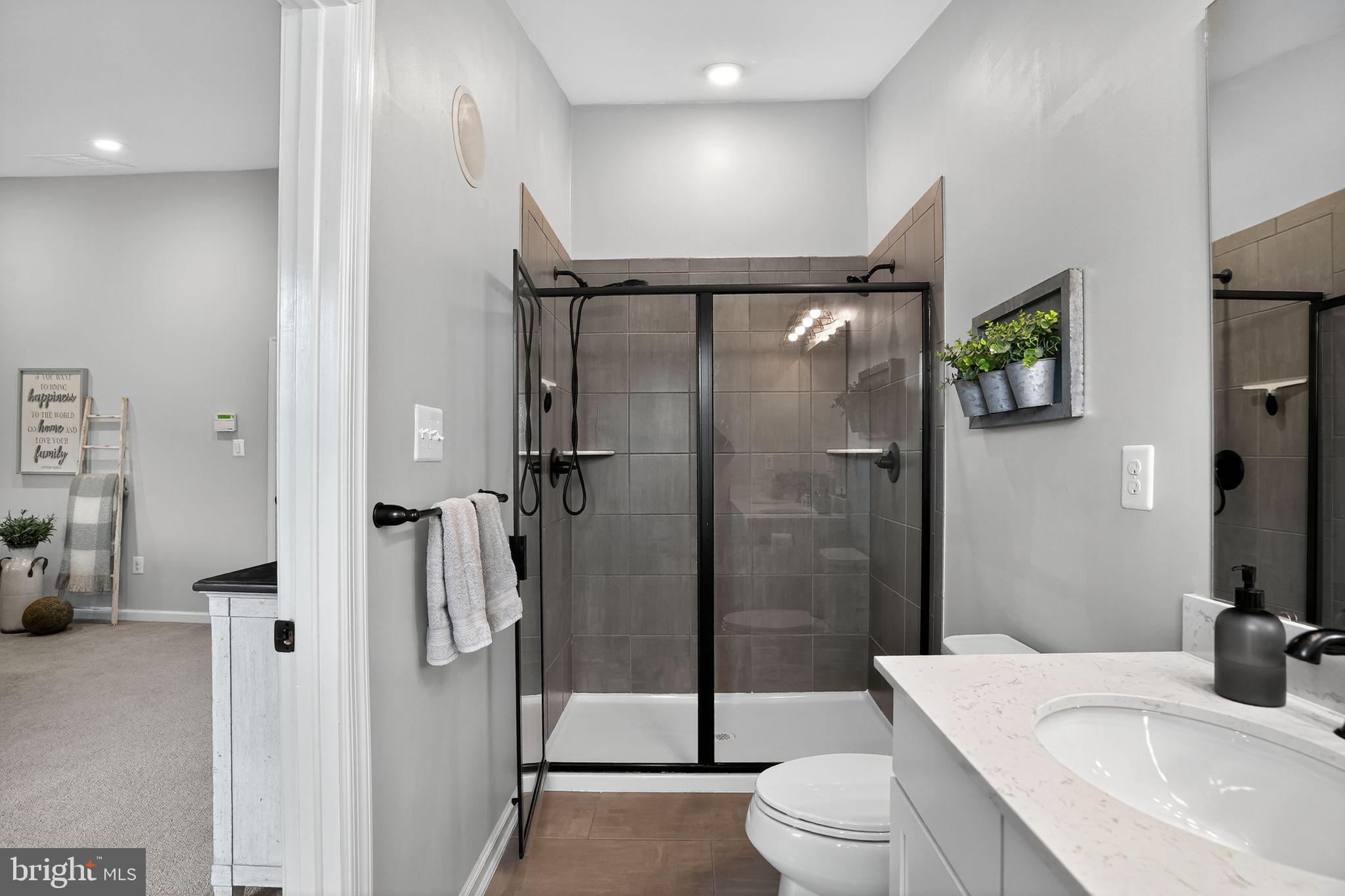 WALNUT CREEK AT MONT - Residential