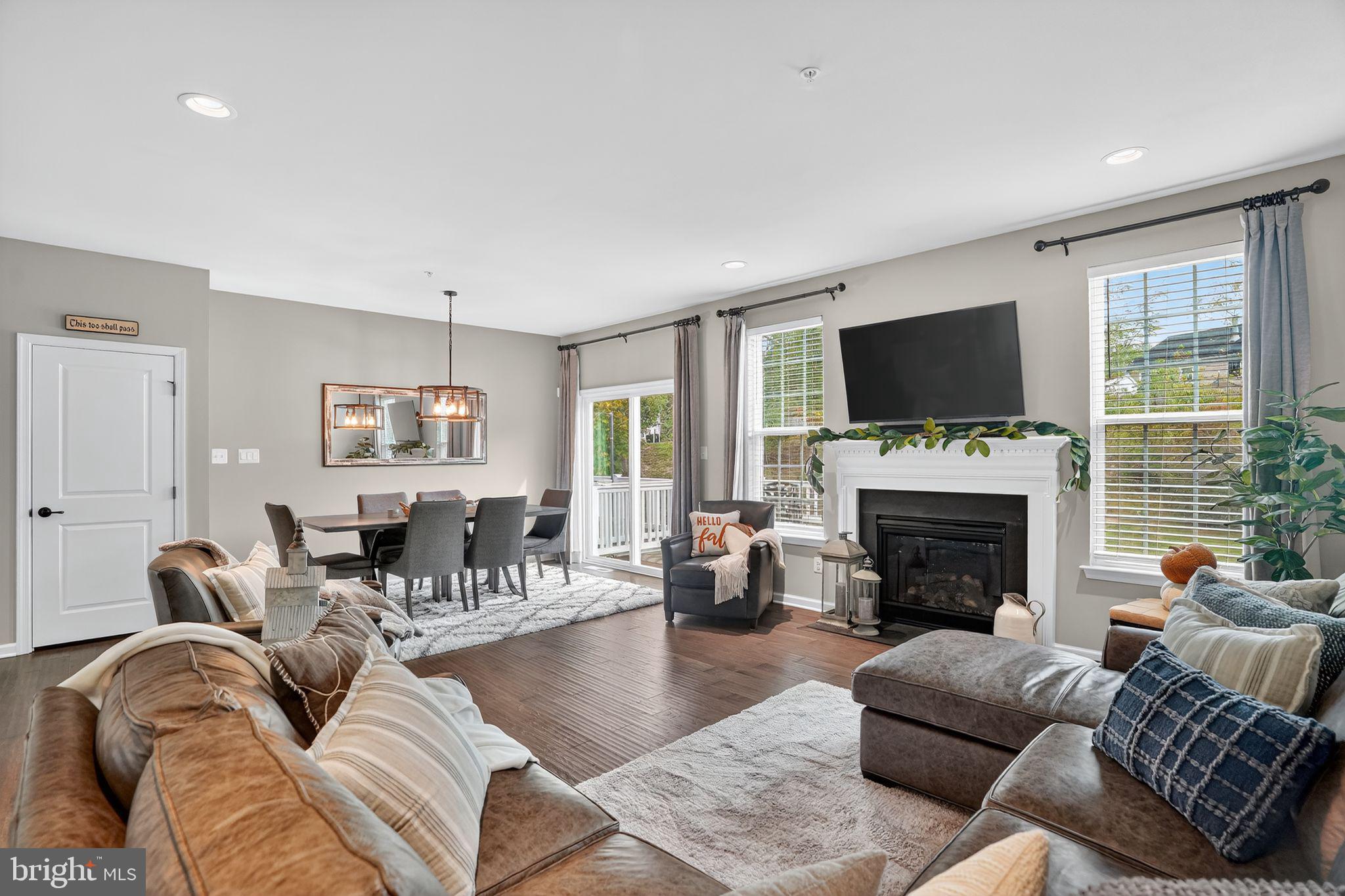 WALNUT CREEK AT MONT - Residential