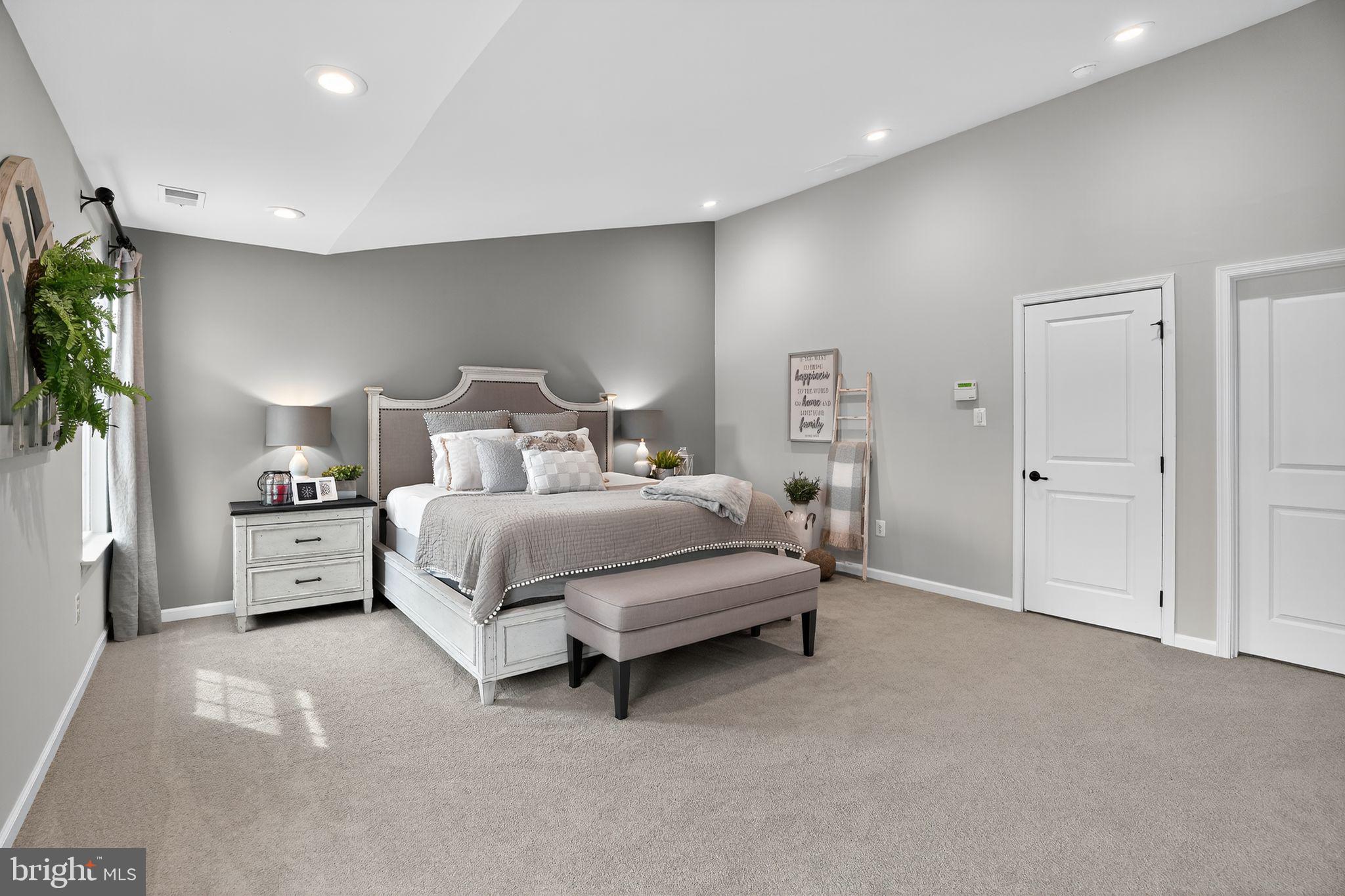 WALNUT CREEK AT MONT - Residential