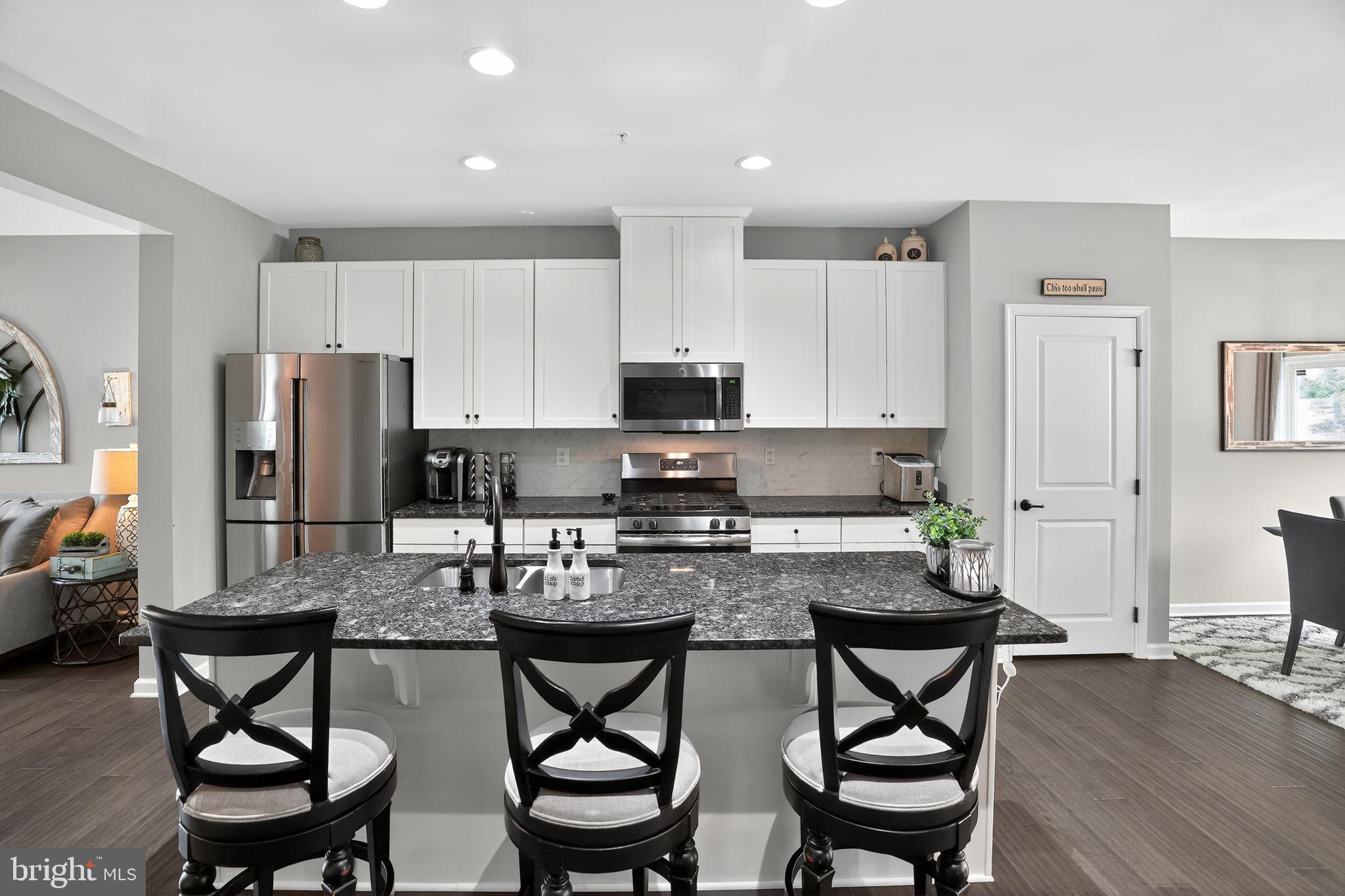 WALNUT CREEK AT MONT - Residential