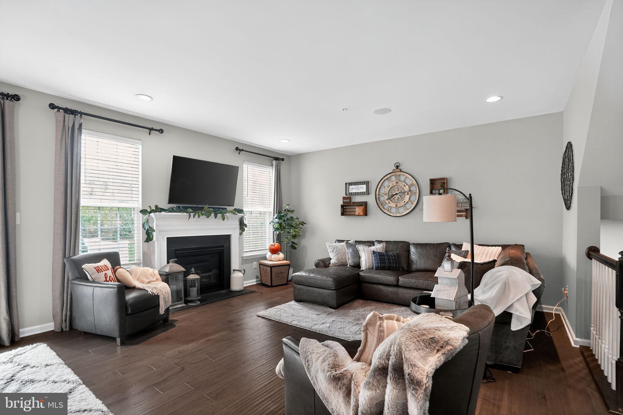 WALNUT CREEK AT MONT - Residential