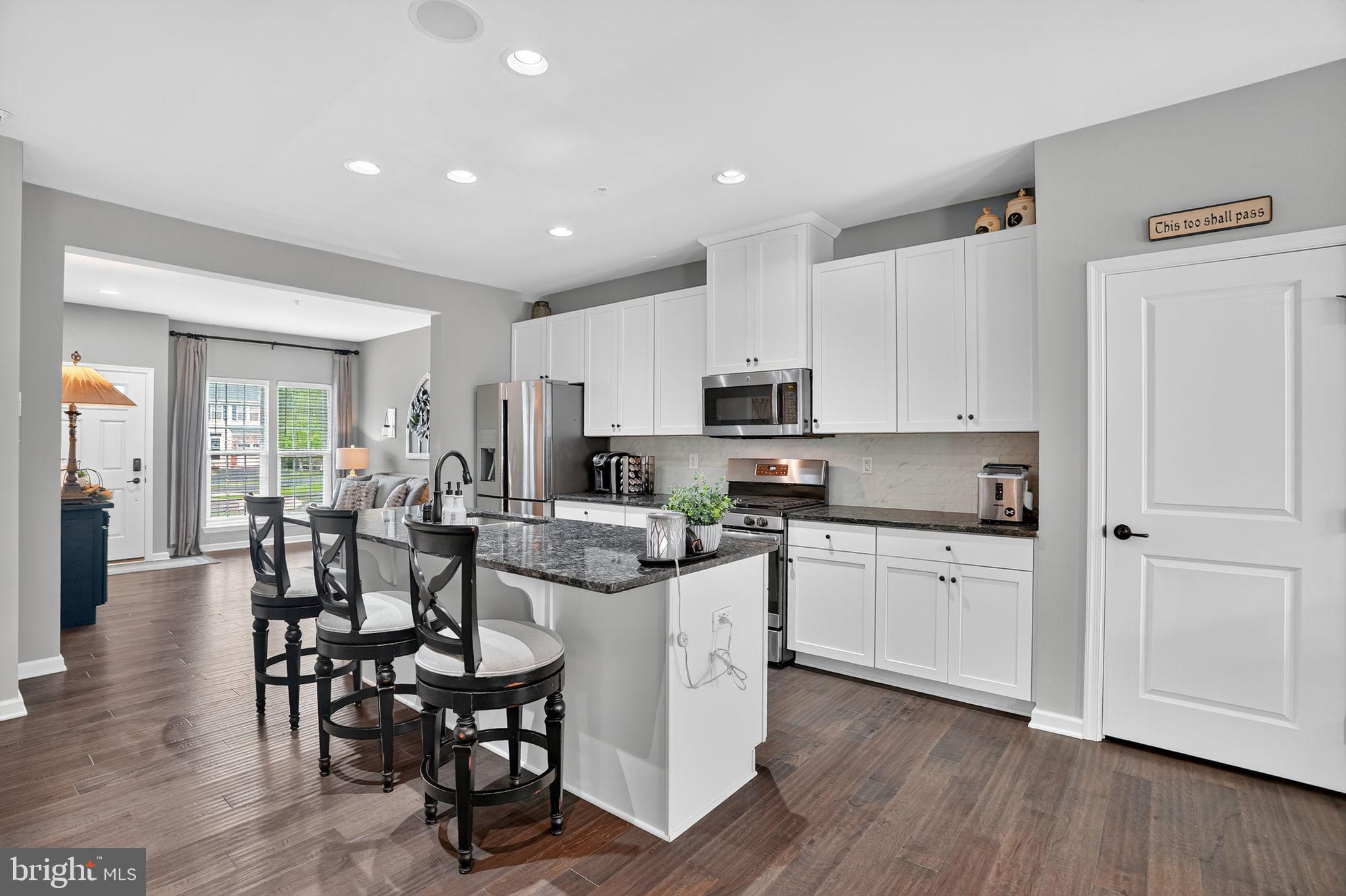 WALNUT CREEK AT MONT - Residential