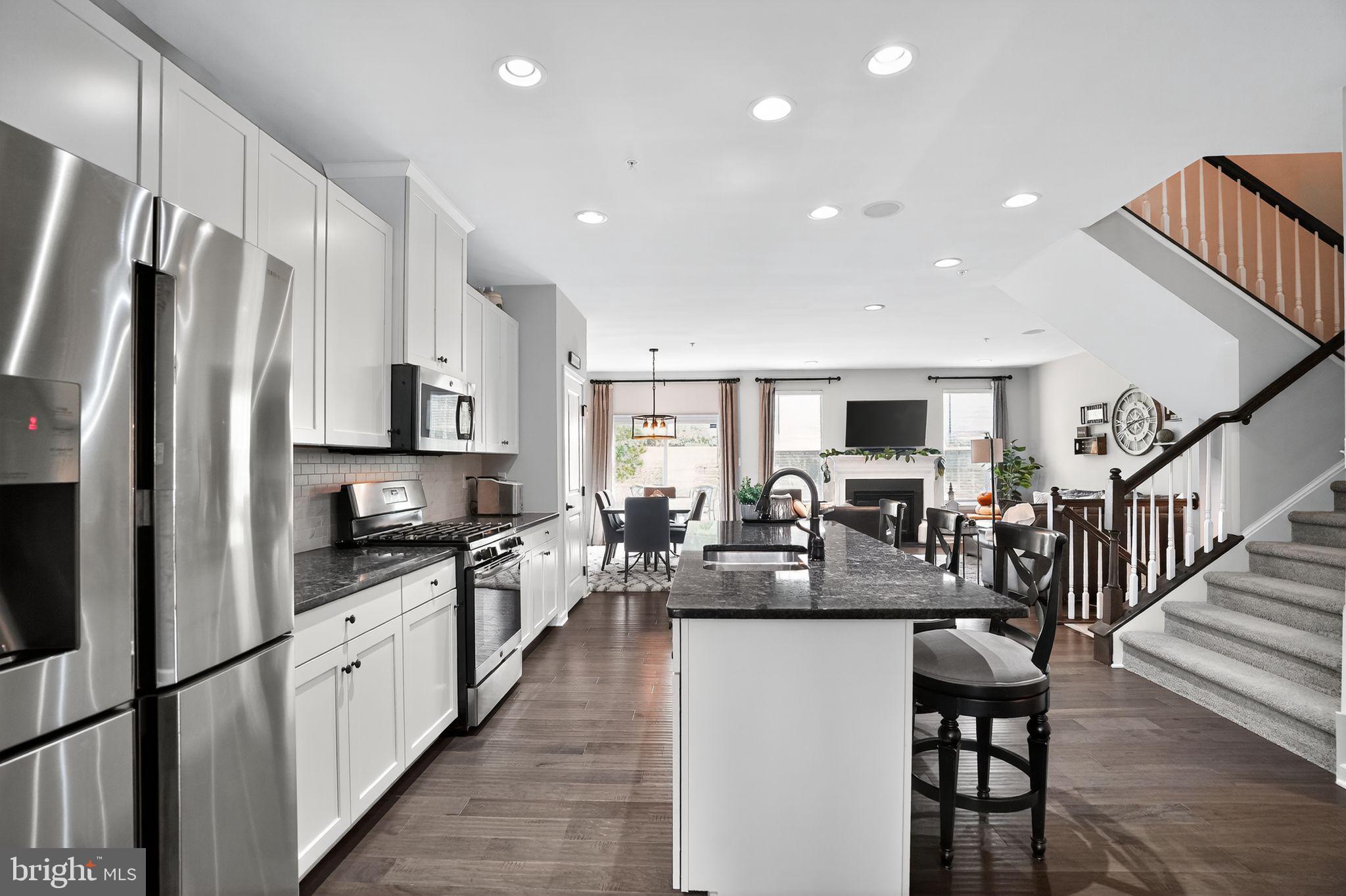 WALNUT CREEK AT MONT - Residential