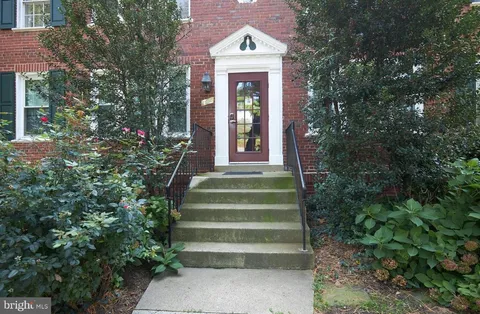 1917 N Rhodes Street Unit 13, Arlington, VA MLS: VAAR2054558