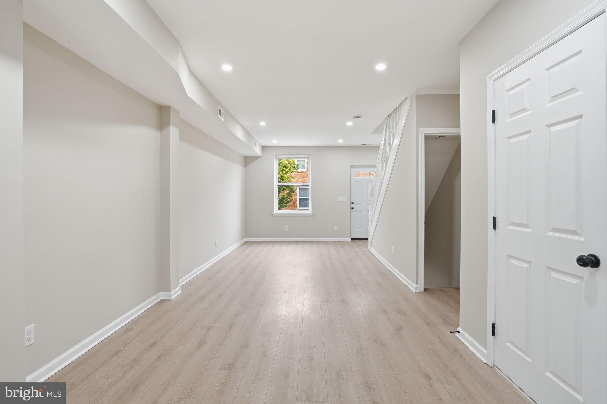 BROADWAY EAST - Residential