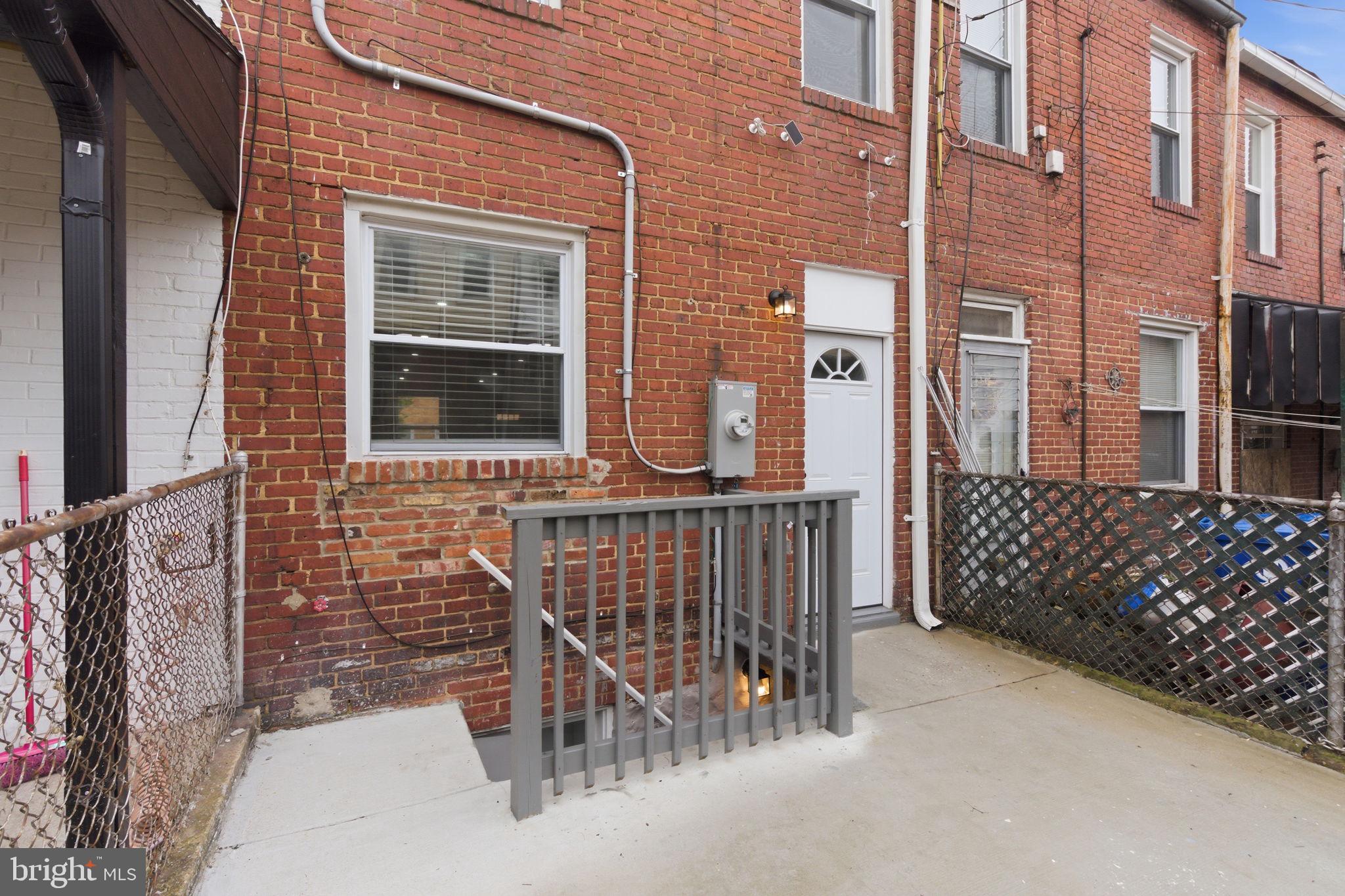 BROADWAY EAST - Residential