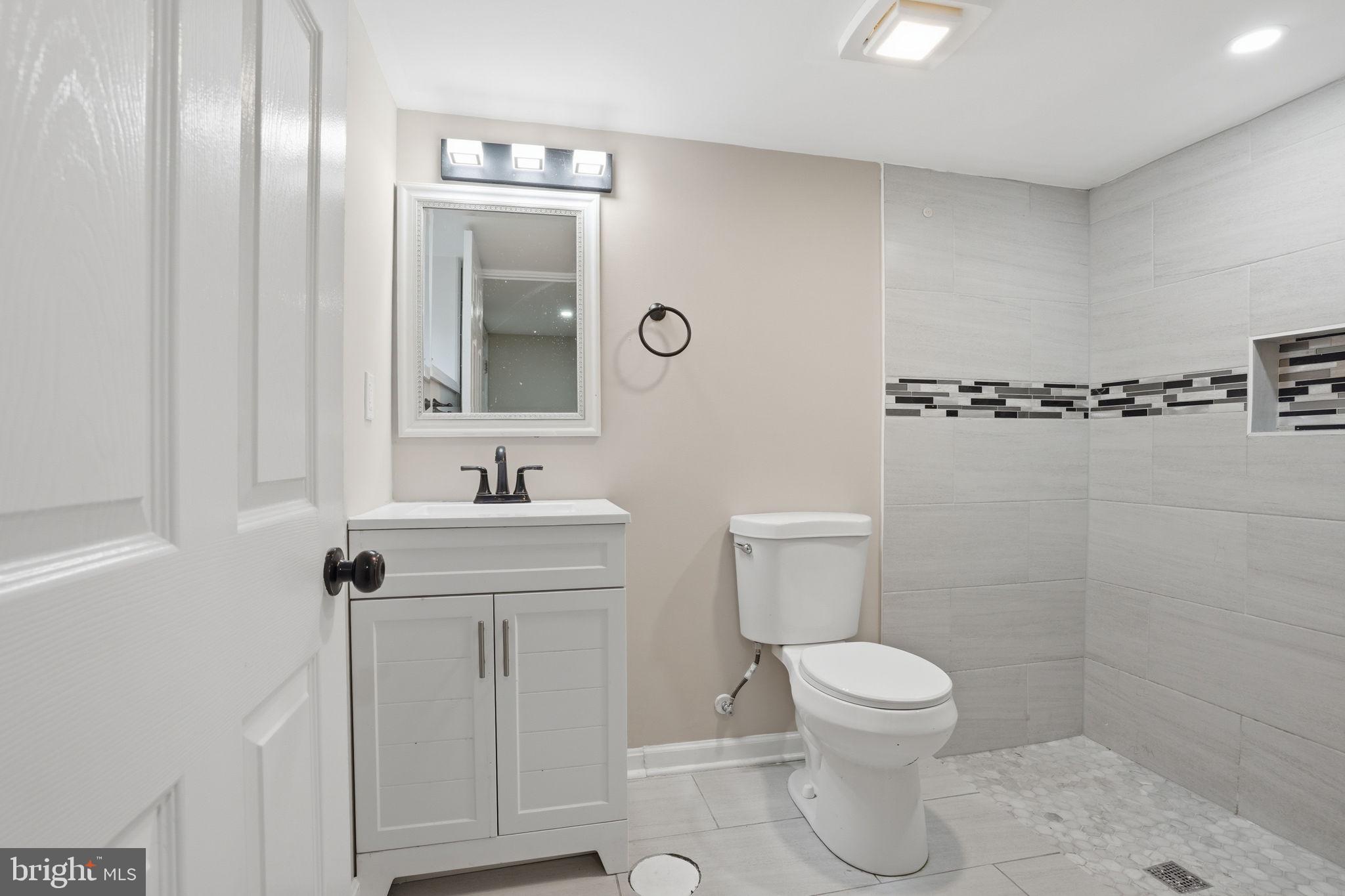 BROADWAY EAST - Residential