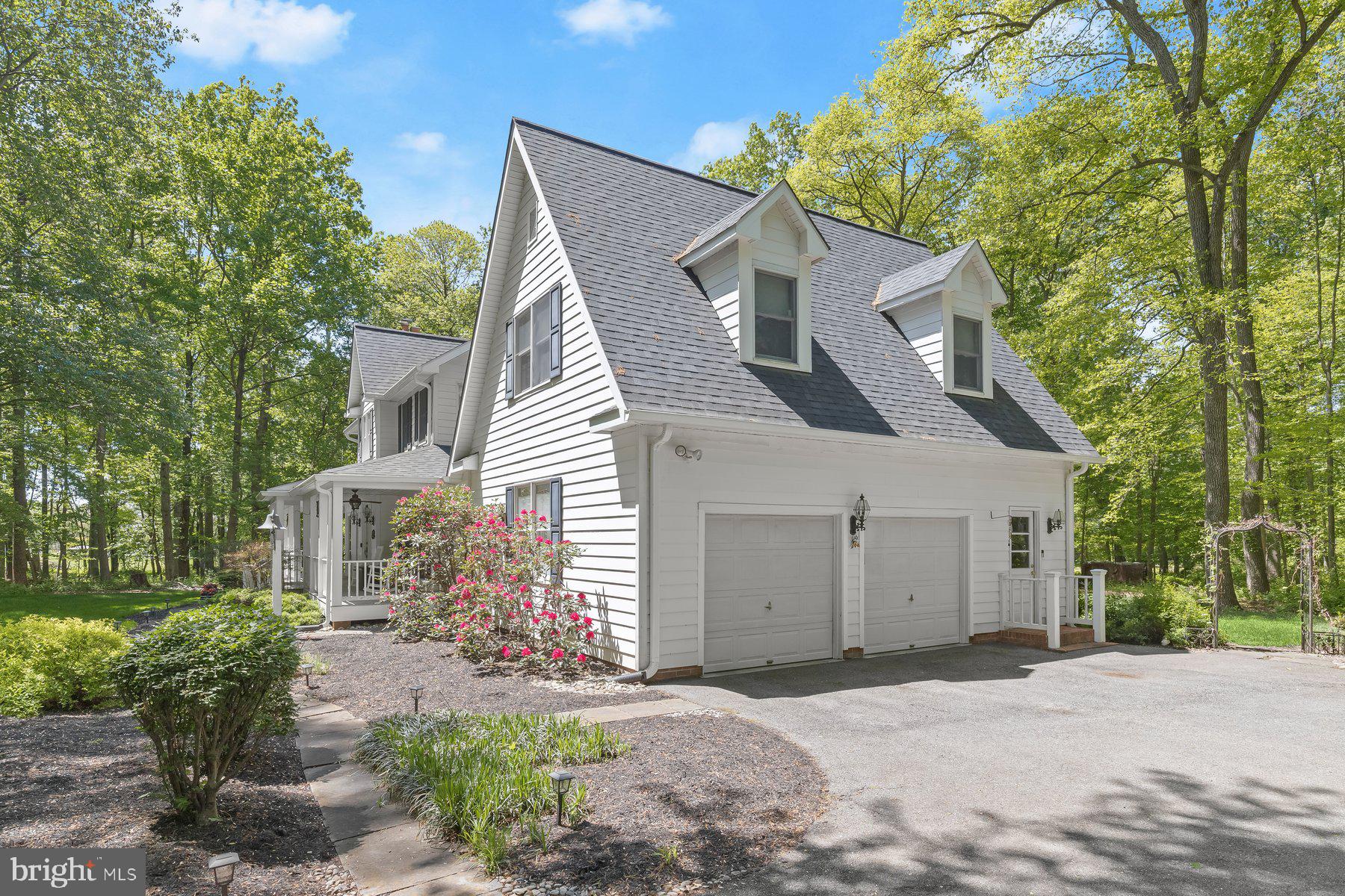 2846 SHADOW ROLL COURT