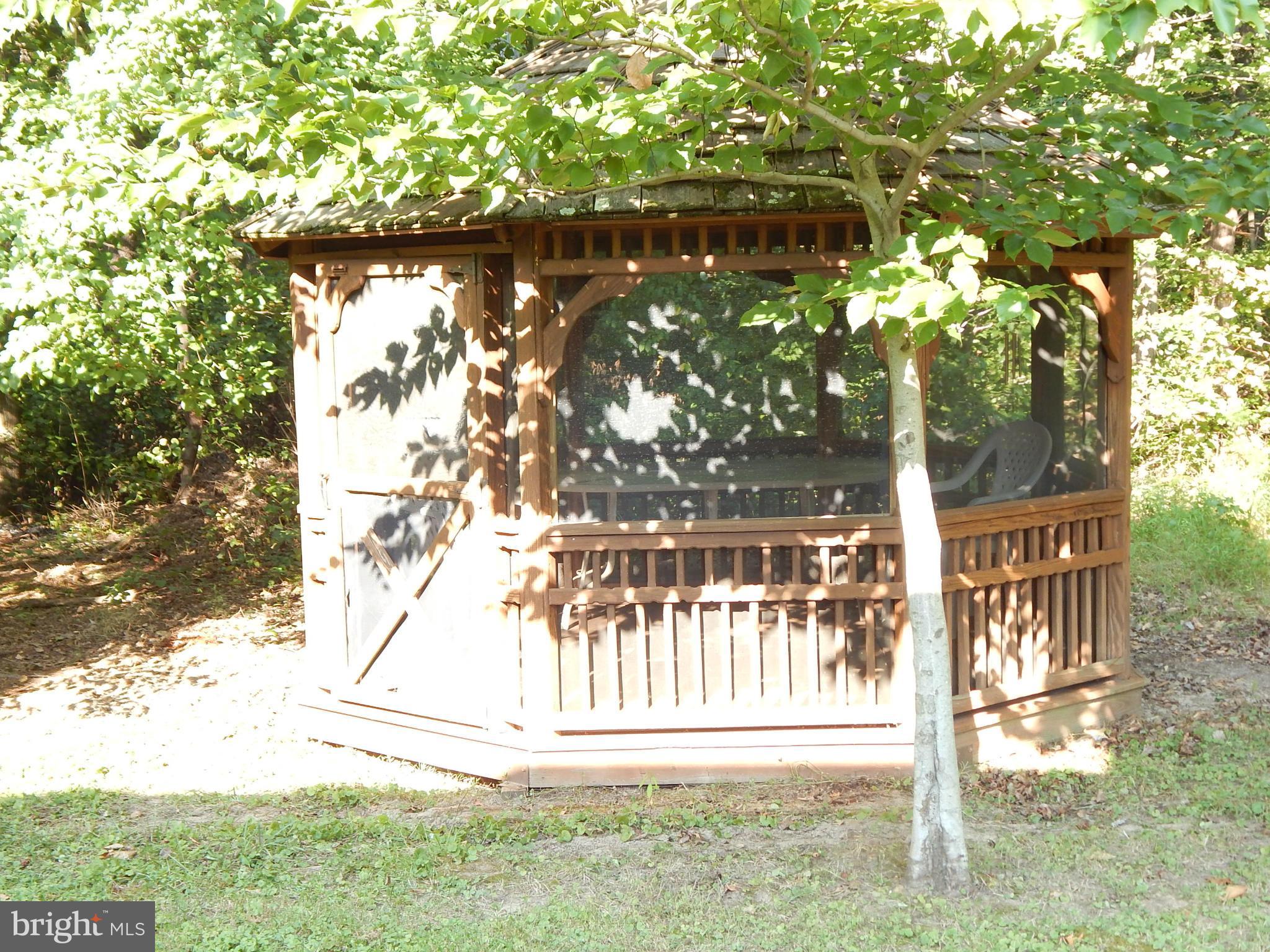 CEDAR WINDS FARM - Residential