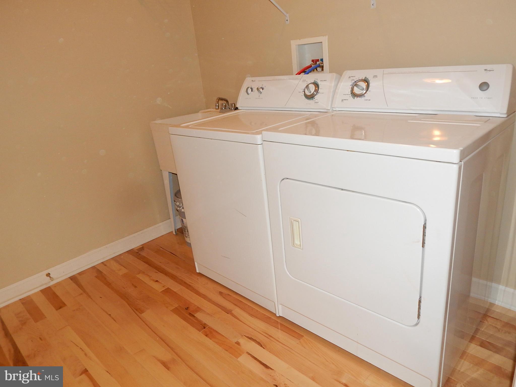 CEDAR WINDS FARM - Residential